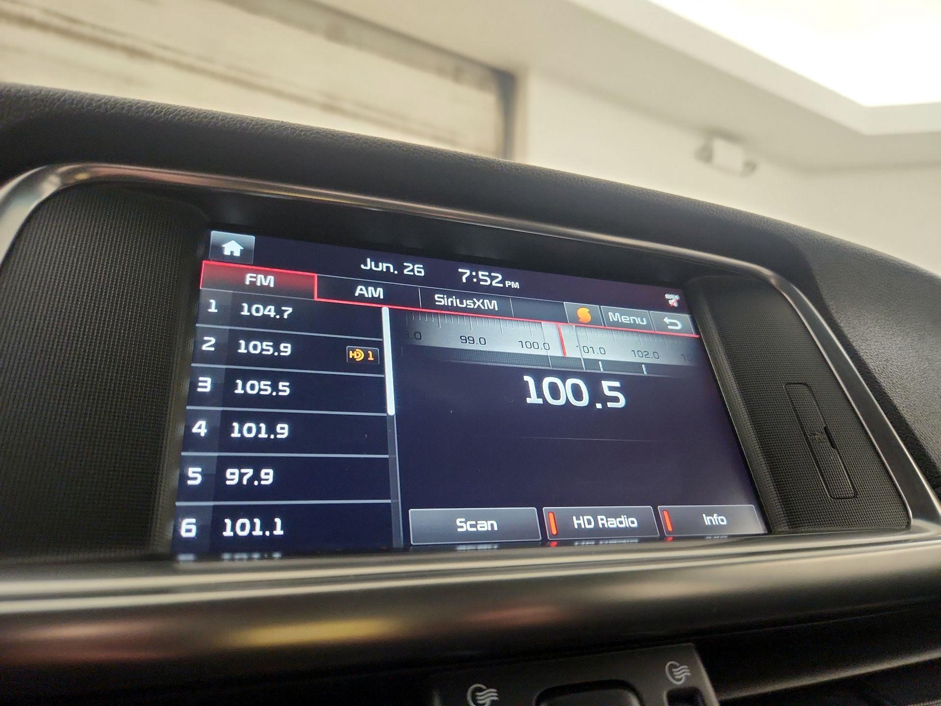 Thumbnail: 2016 Kia Optima - 16