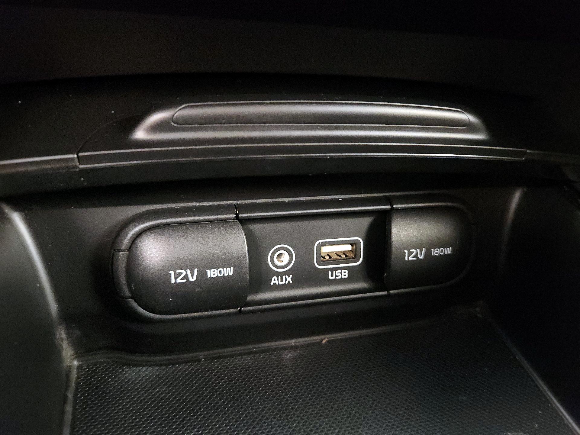 Thumbnail: 2016 Kia Optima - 19
