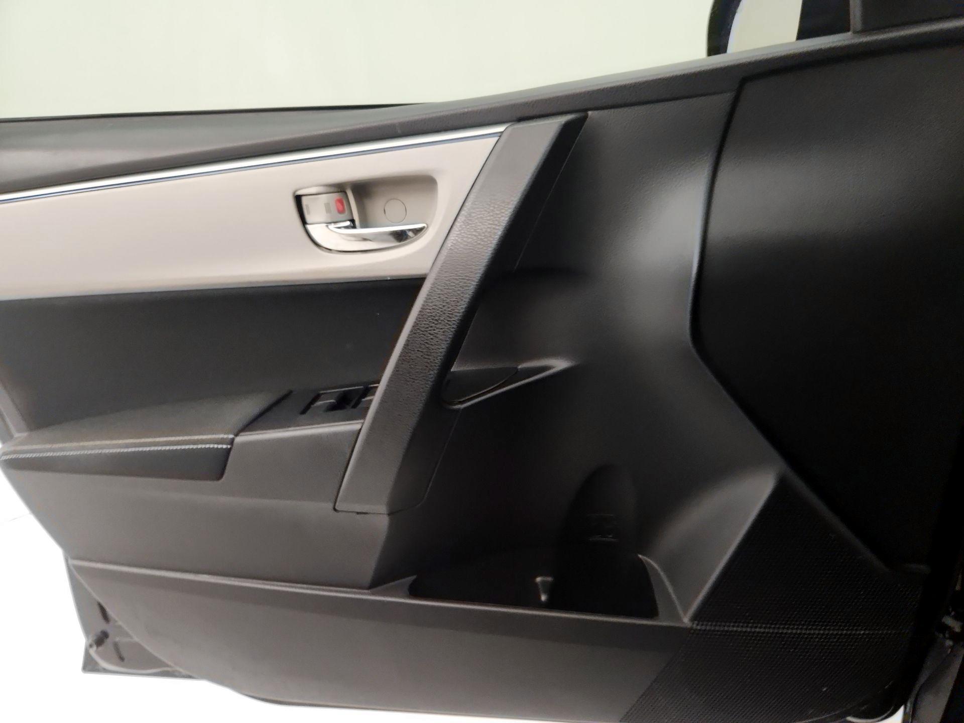 Thumbnail: 2016 Toyota Corolla - 12