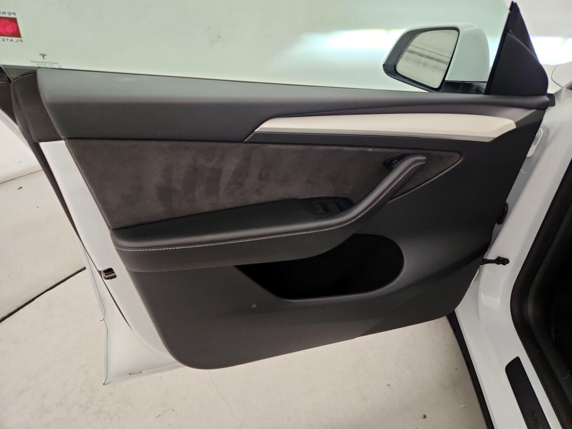 Thumbnail: 2023 Tesla Model Y - 12
