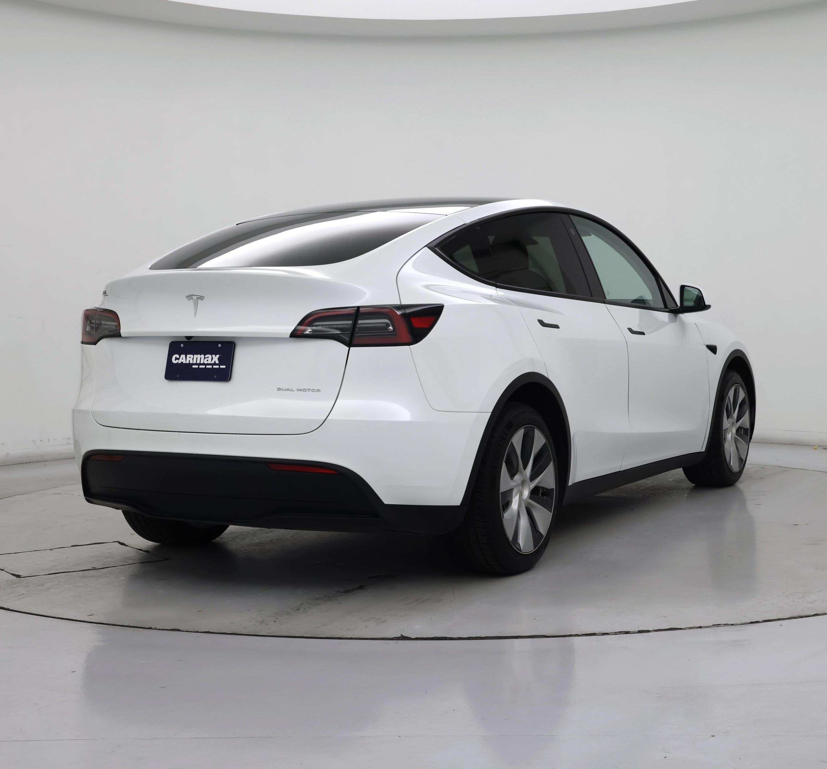Thumbnail: 2023 Tesla Model Y - 8