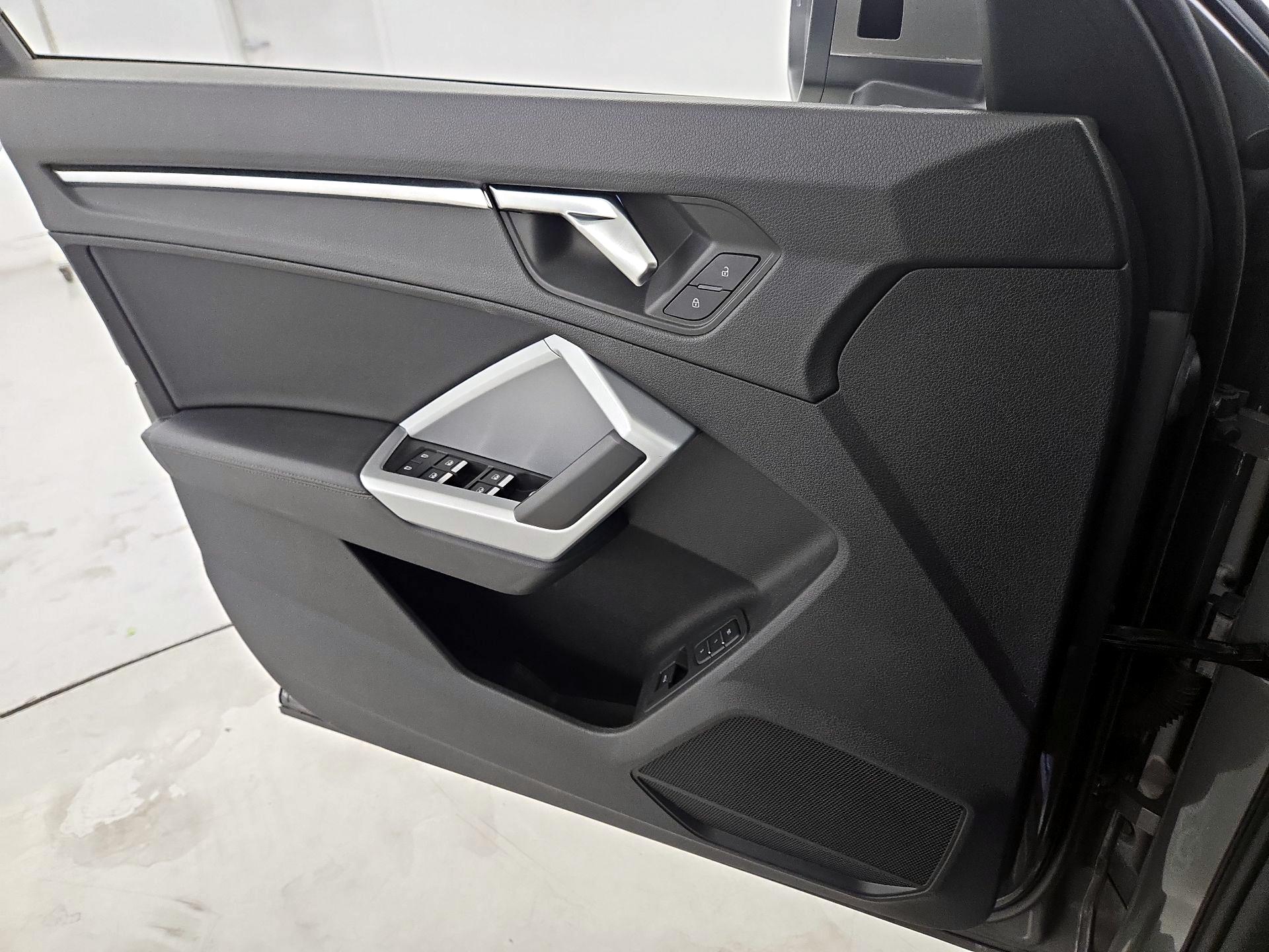 Thumbnail: 2022 Audi Q3 - 12