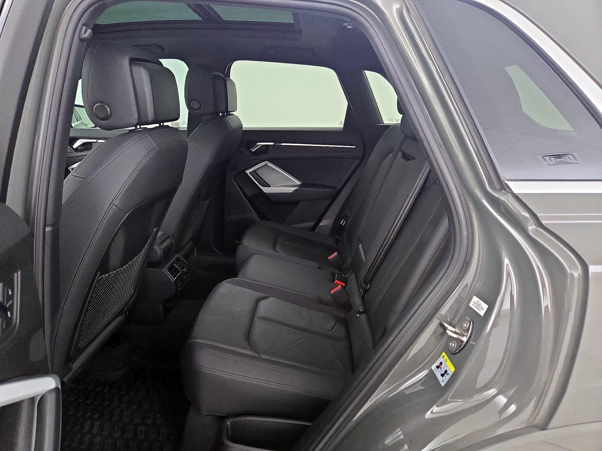 Thumbnail: 2022 Audi Q3 - 20
