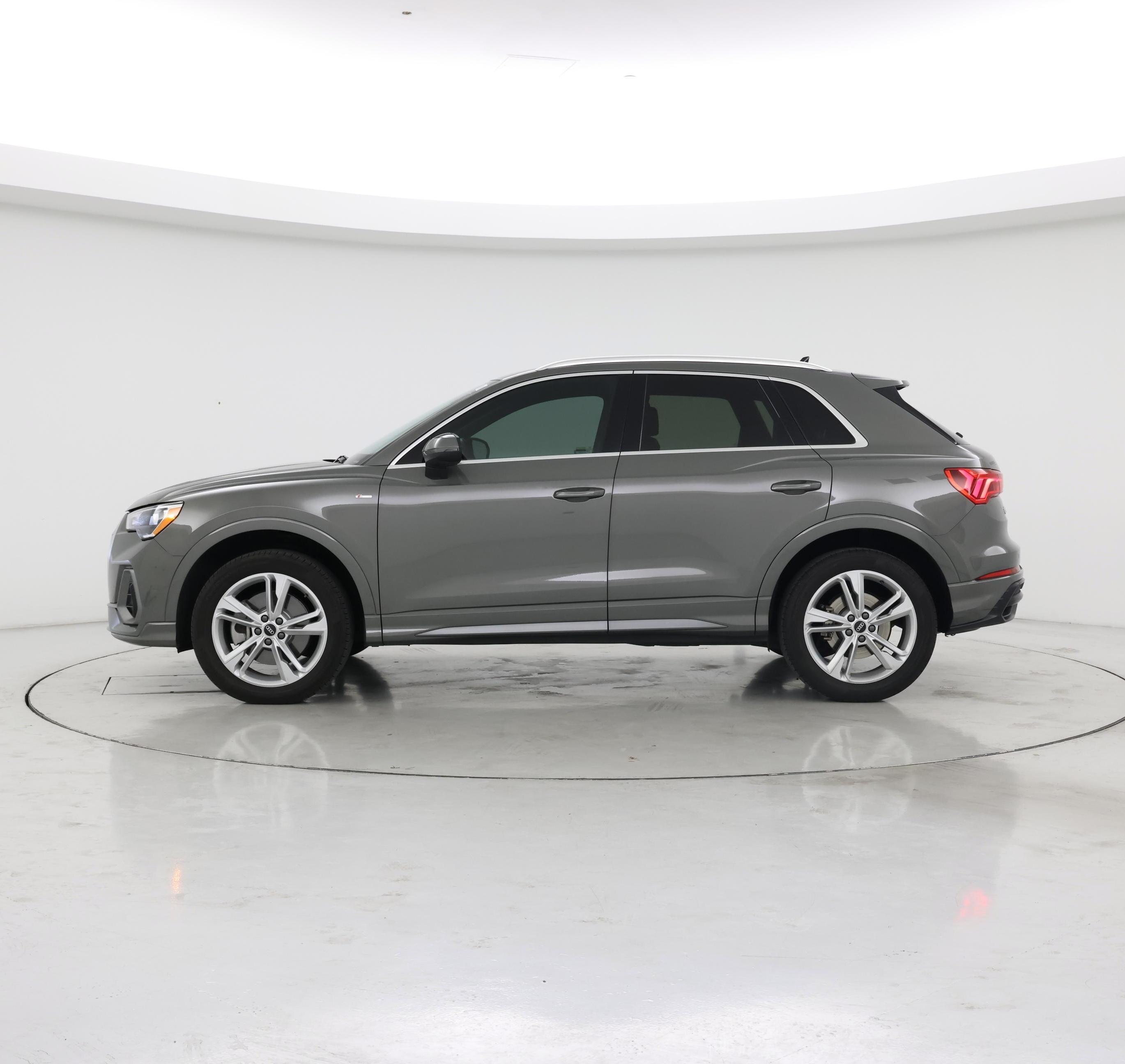 Thumbnail: 2022 Audi Q3 - 3