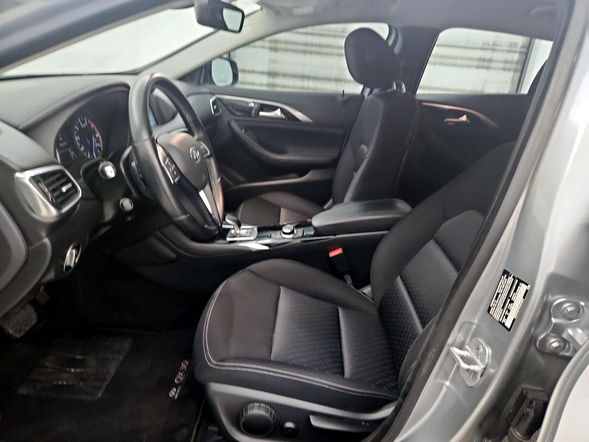 Thumbnail: 2018 INFINITI QX30 - 11
