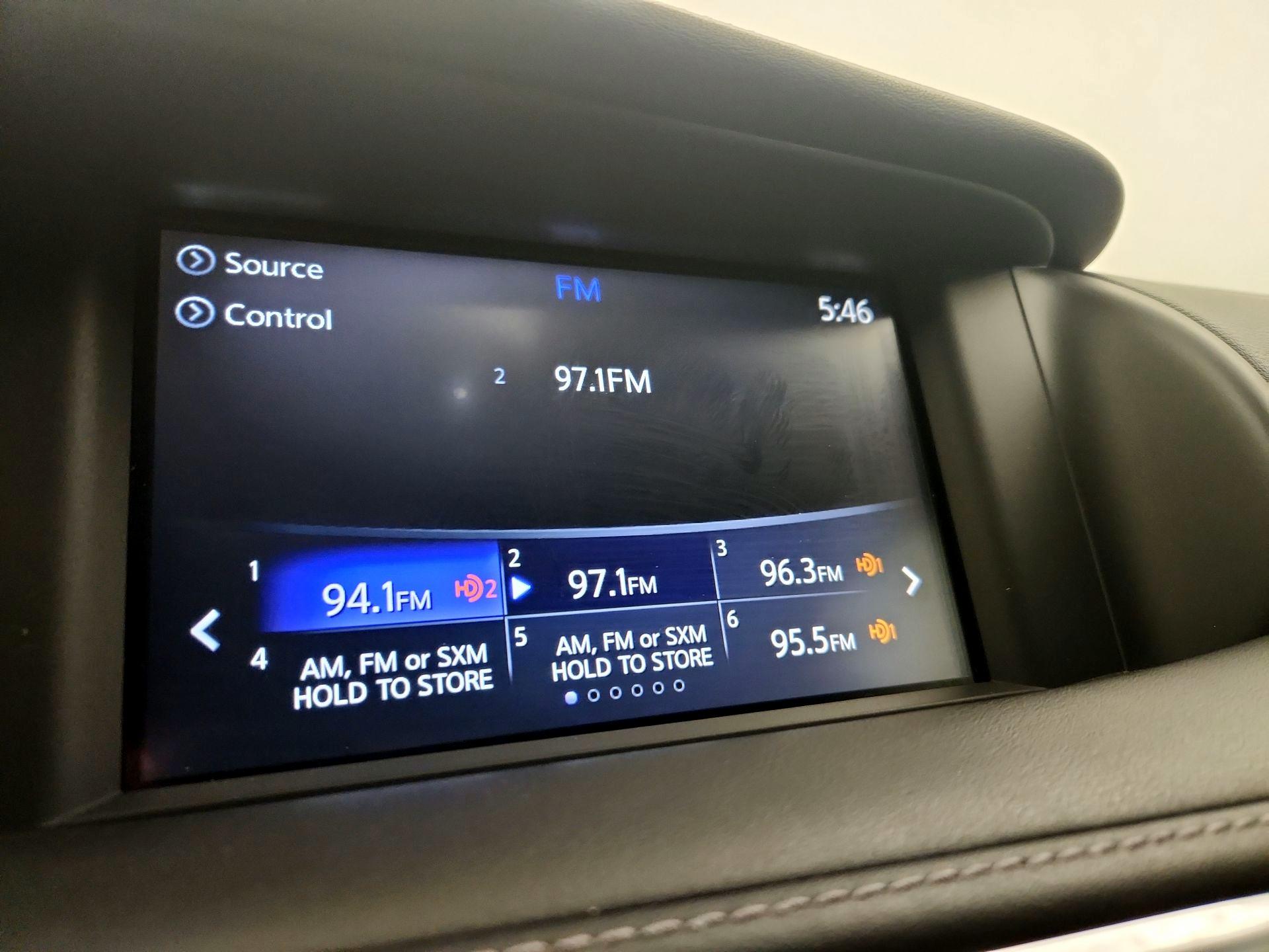 Thumbnail: 2018 INFINITI QX30 - 15
