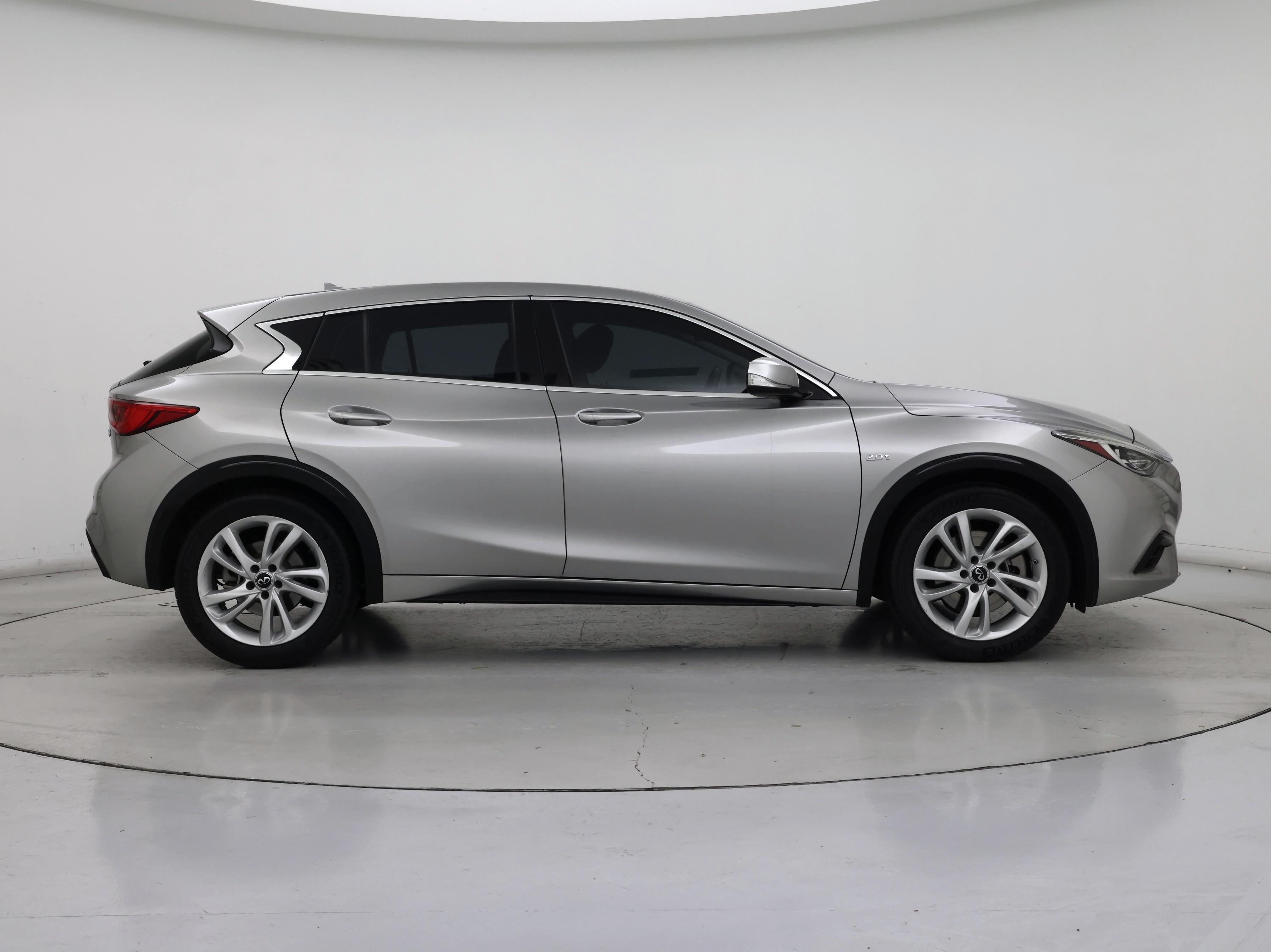 Thumbnail: 2018 INFINITI QX30 - 7