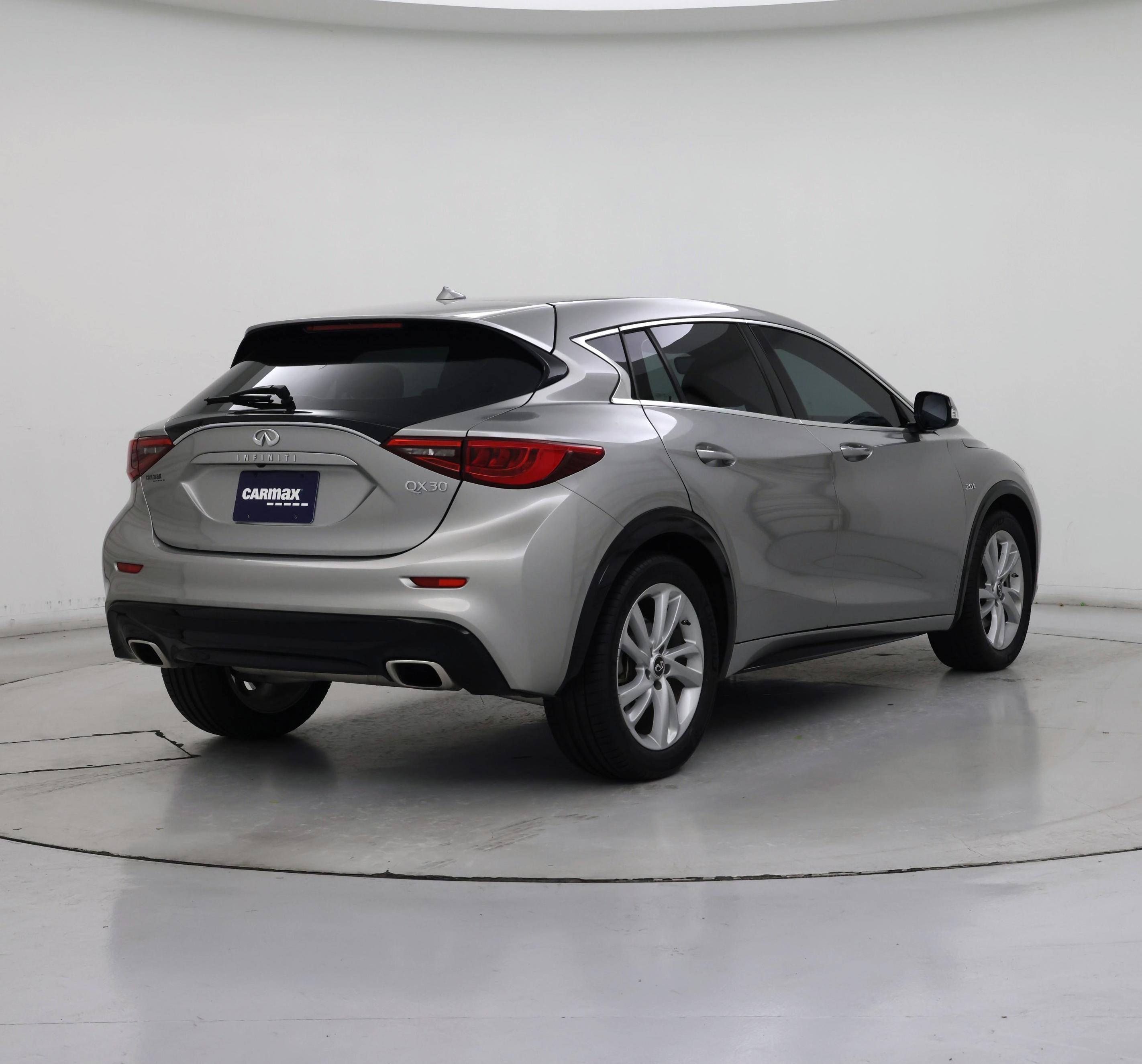 Thumbnail: 2018 INFINITI QX30 - 8