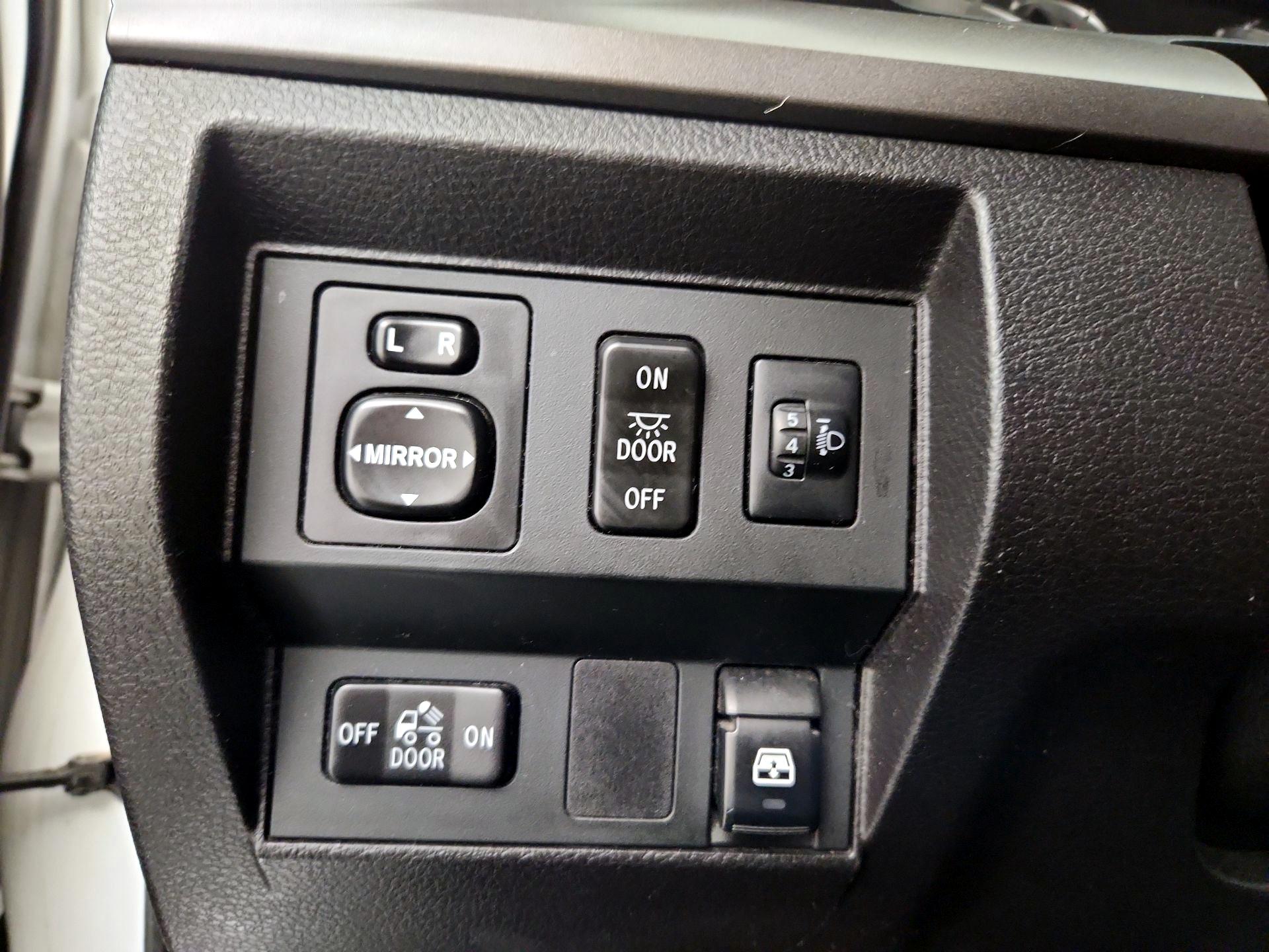 Thumbnail: 2014 Toyota Tundra - 13