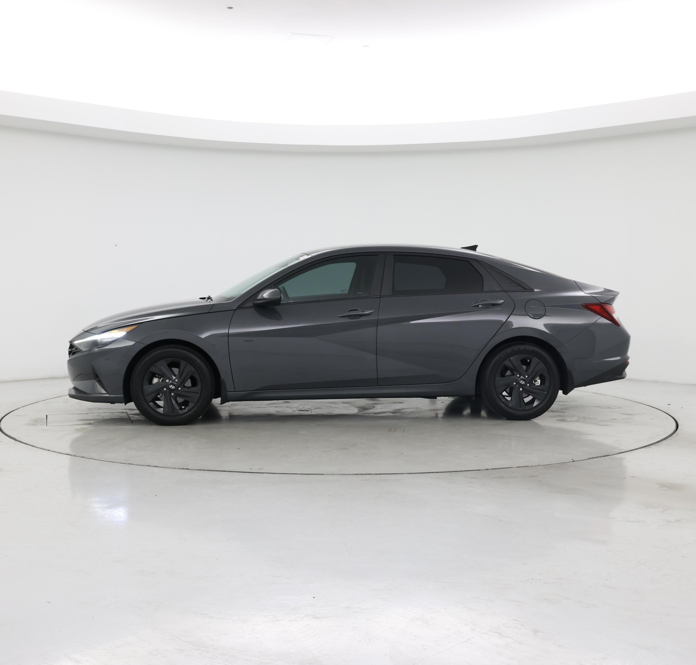 Thumbnail: 2023 Hyundai Elantra - 3