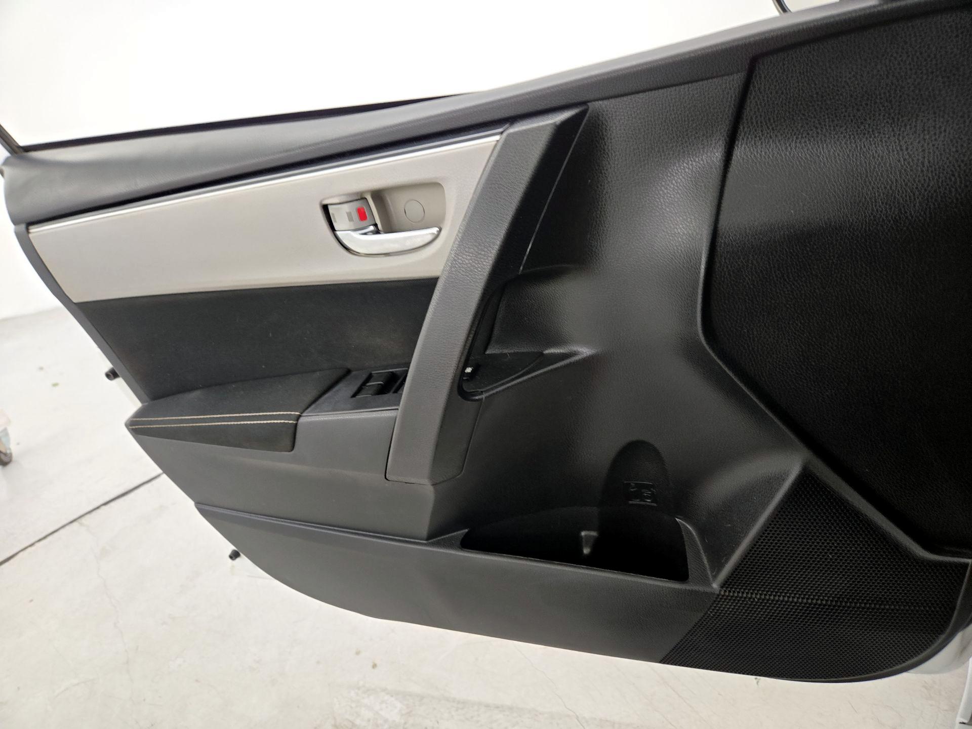 Thumbnail: 2019 Toyota Corolla - 12