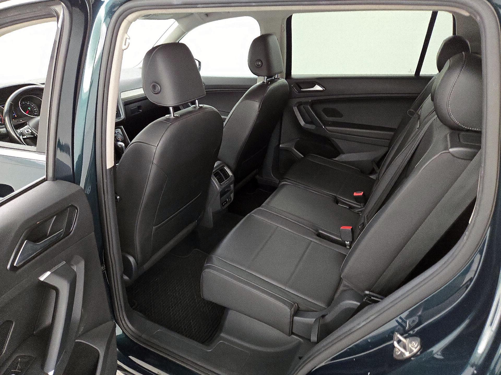 Thumbnail: 2018 Volkswagen Tiguan - 19