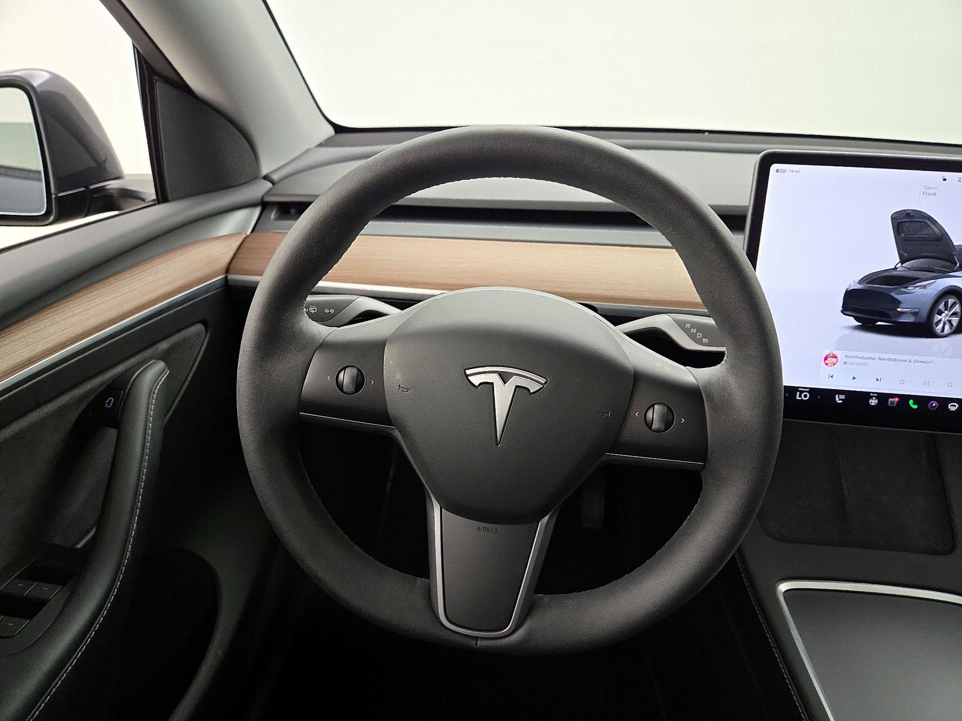 Thumbnail: 2023 Tesla Model Y - 10