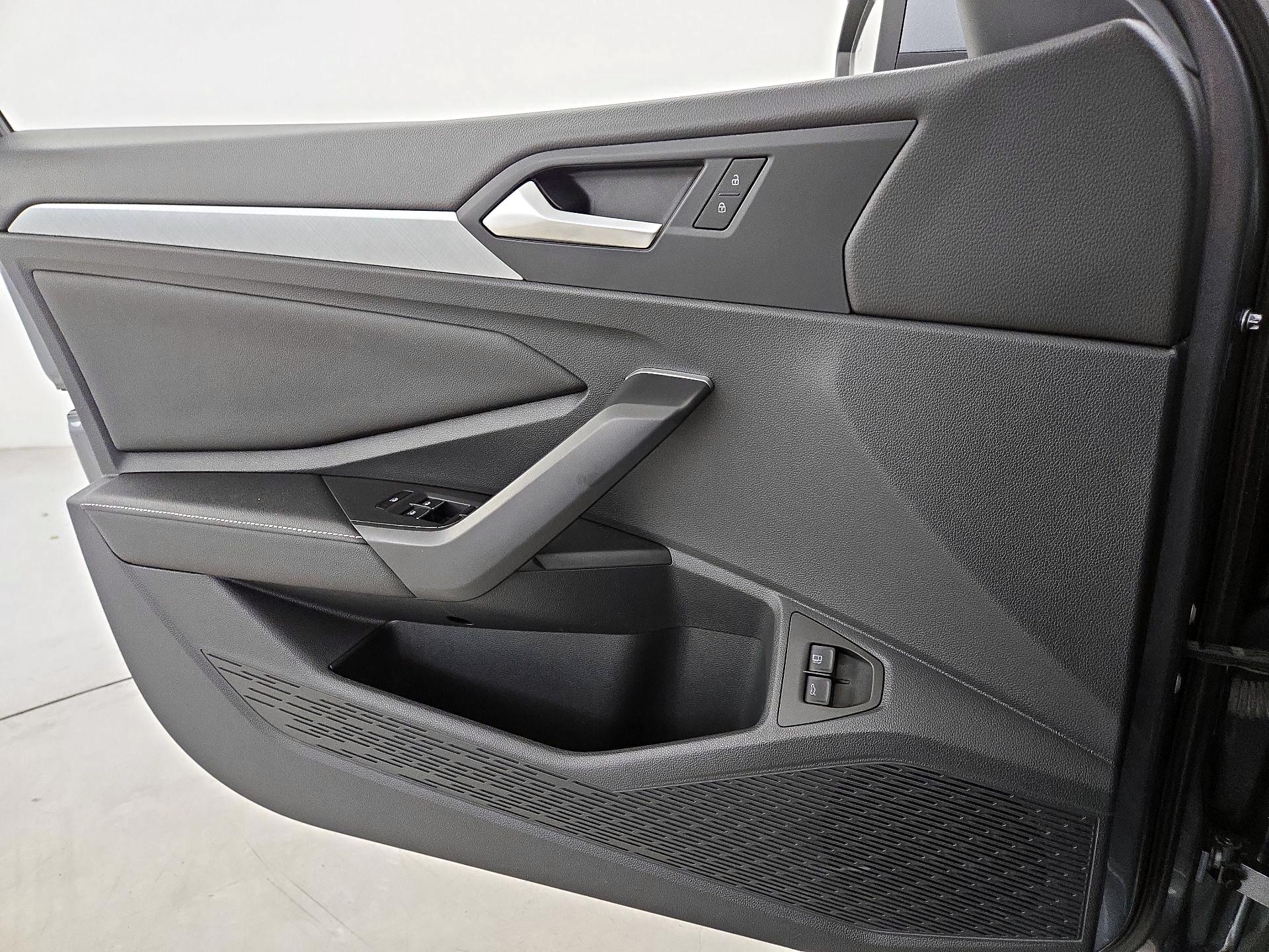 Thumbnail: 2024 Volkswagen Jetta - 12