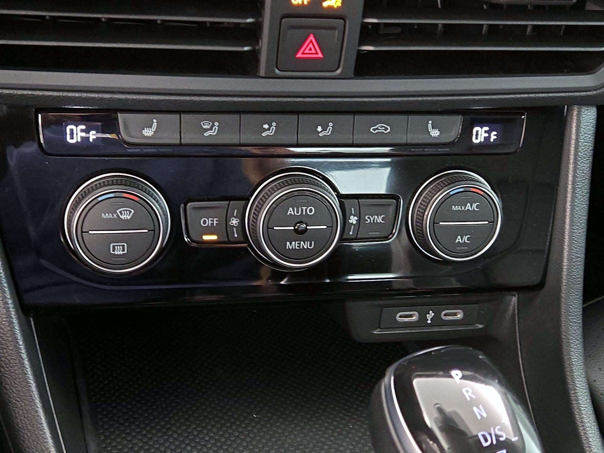 Thumbnail: 2024 Volkswagen Jetta - 16