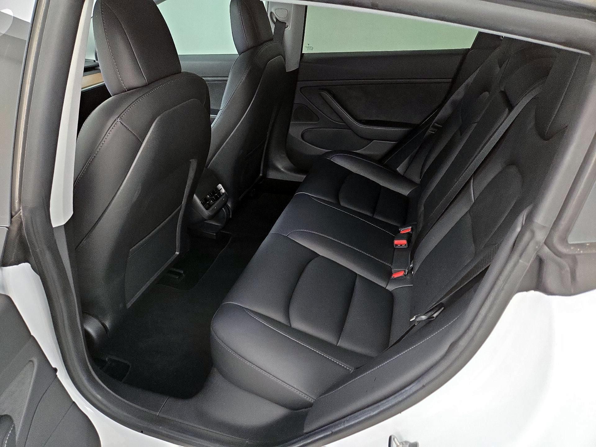 Thumbnail: 2021 Tesla Model 3 - 19