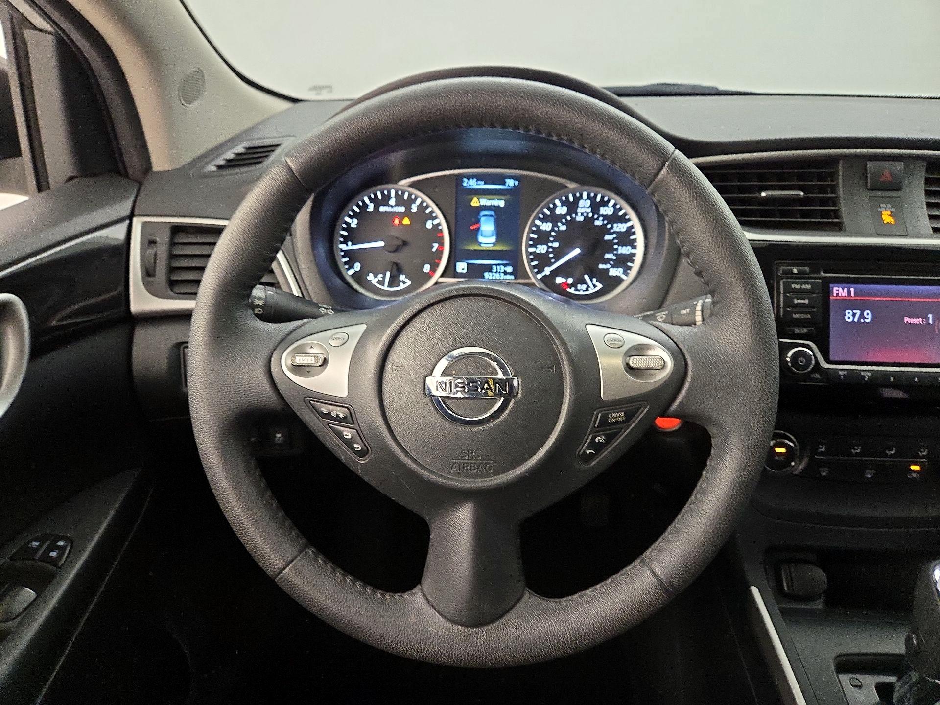 Thumbnail: 2017 Nissan Sentra - 10