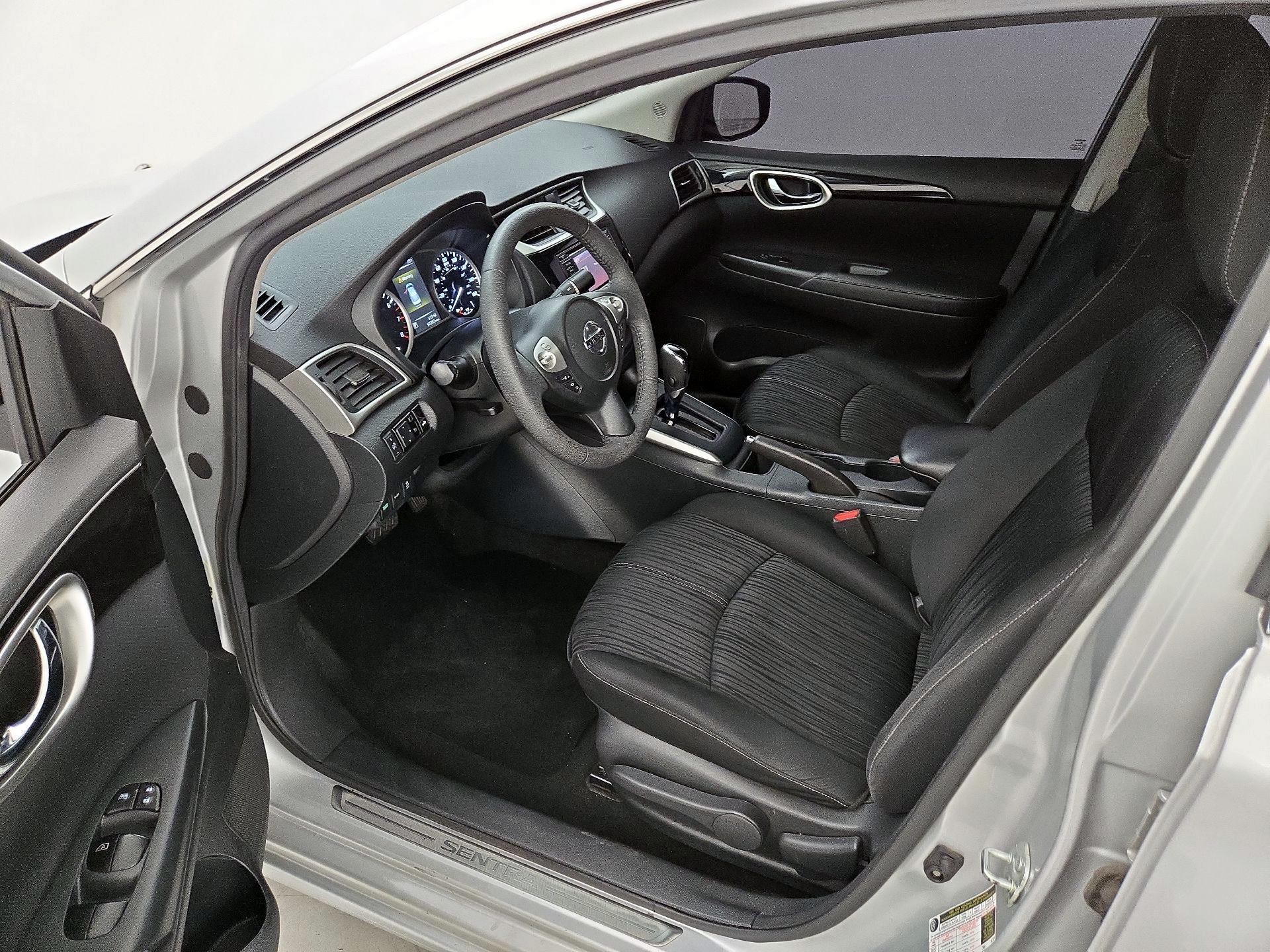 Thumbnail: 2017 Nissan Sentra - 11