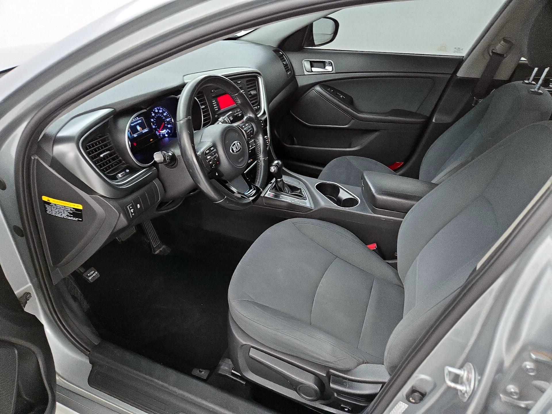 Thumbnail: 2015 Kia Optima - 11