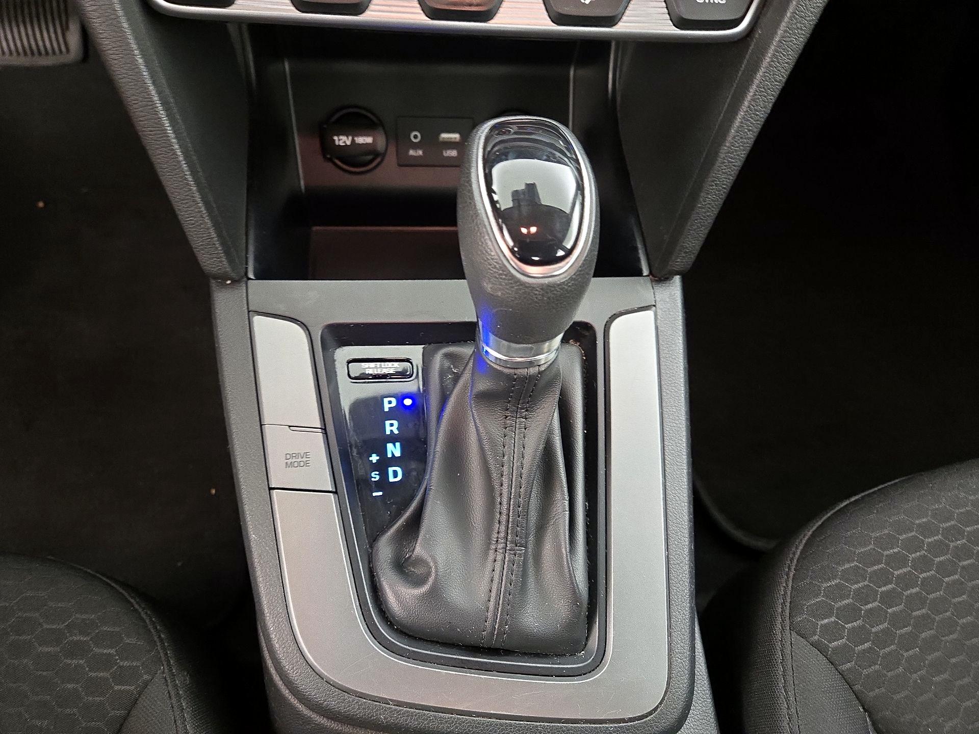 Thumbnail: 2020 Hyundai Elantra - 17