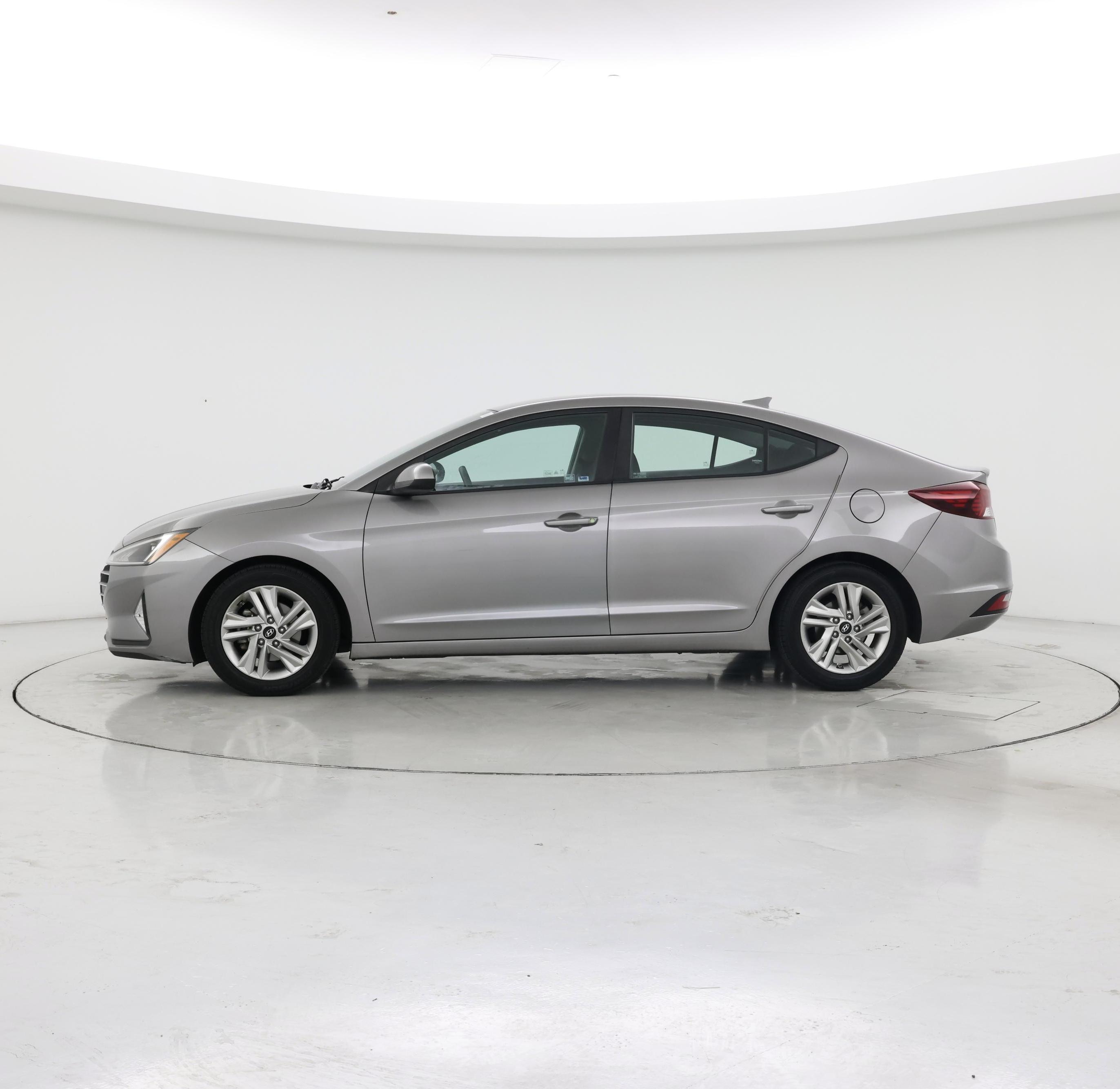 Thumbnail: 2020 Hyundai Elantra - 3