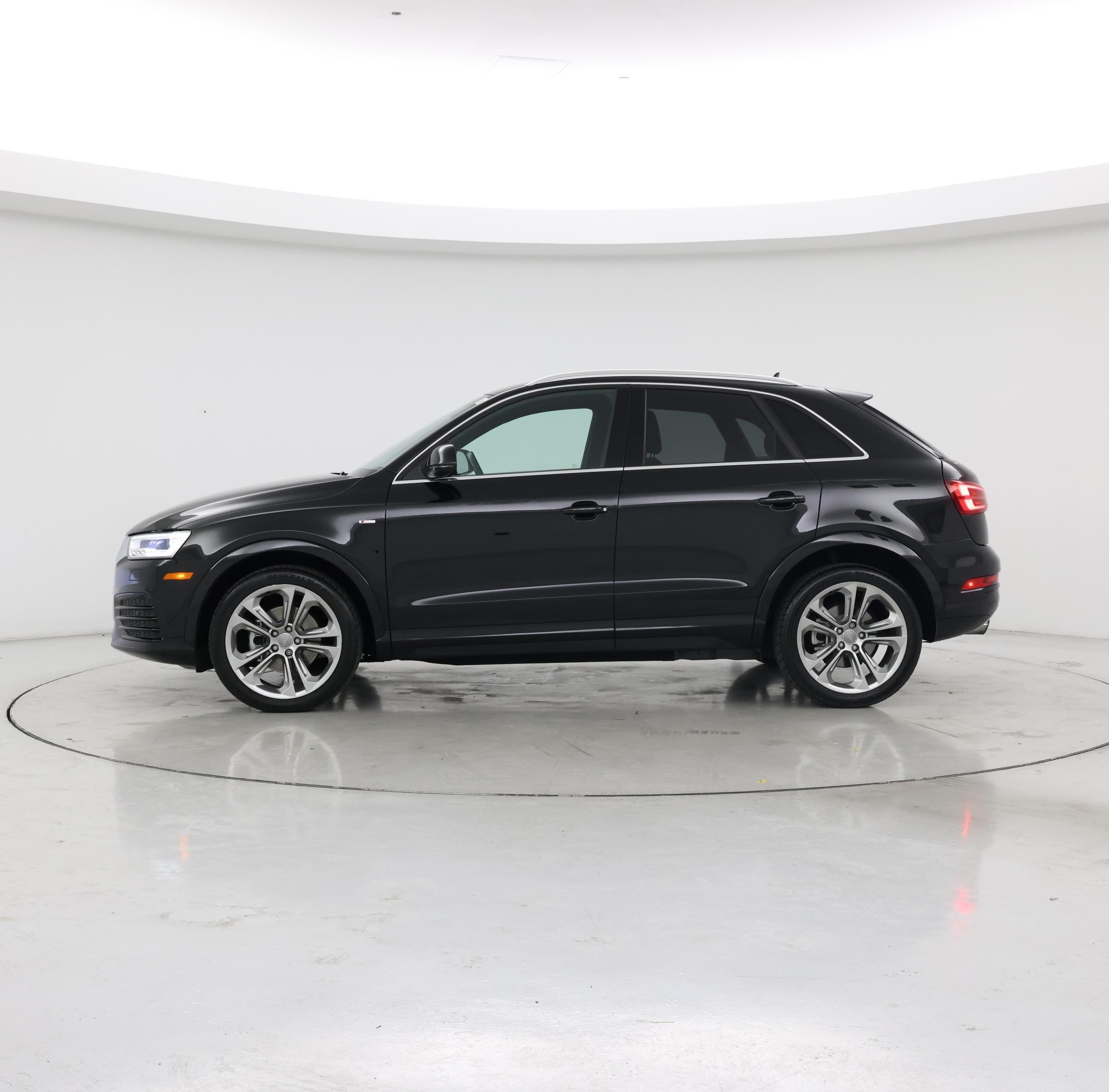 Thumbnail: 2018 Audi Q3 - 3