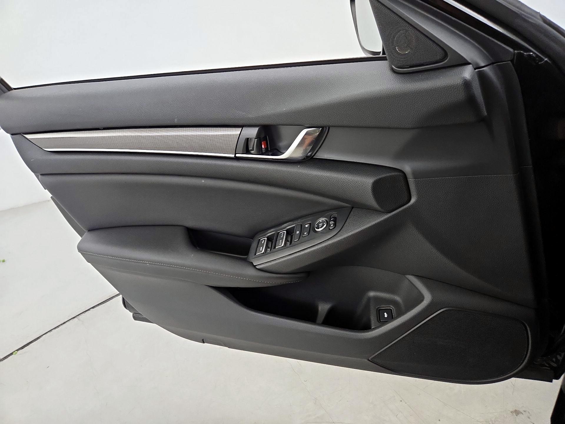 Thumbnail: 2019 Honda Accord - 12