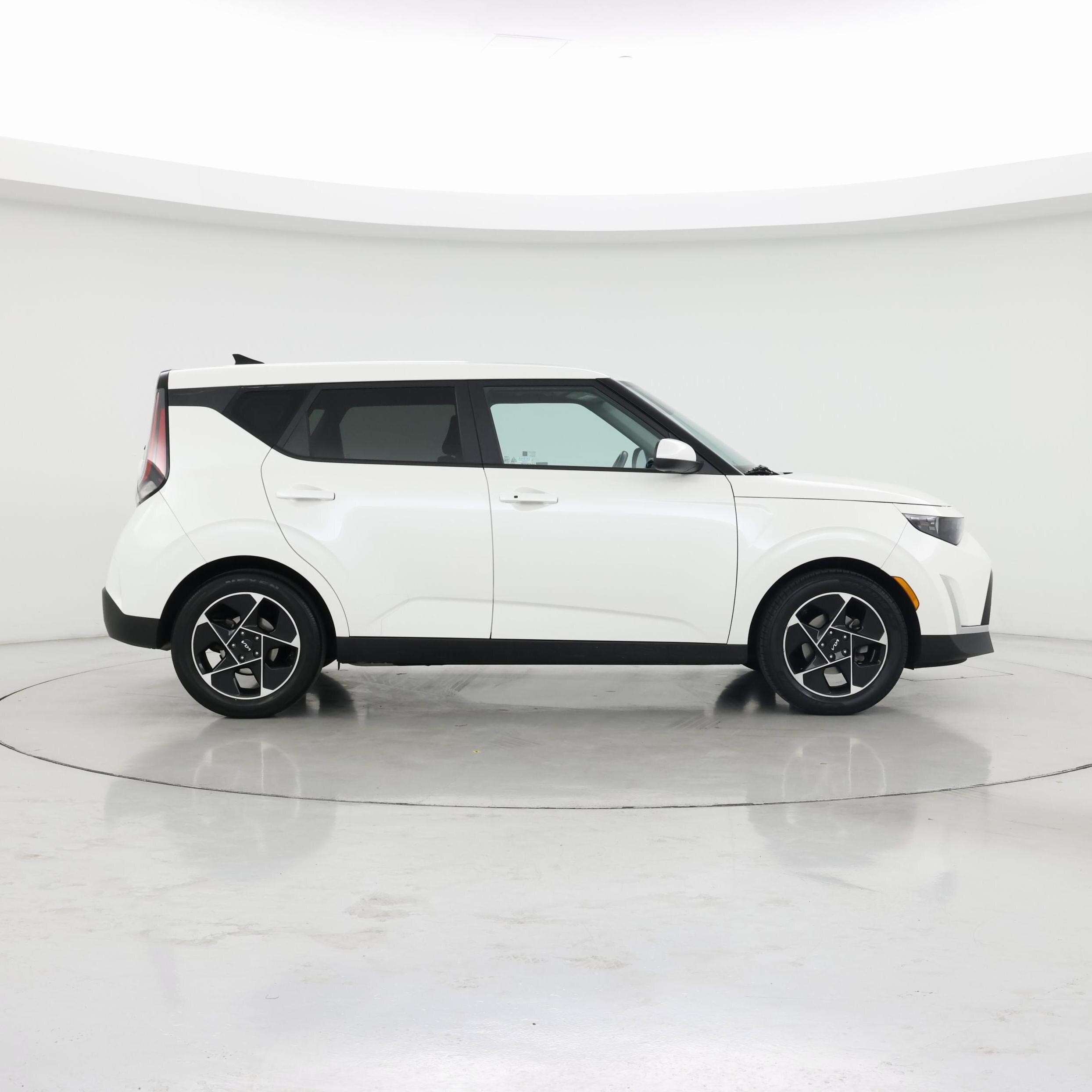 Thumbnail: 2023 Kia Soul - 7