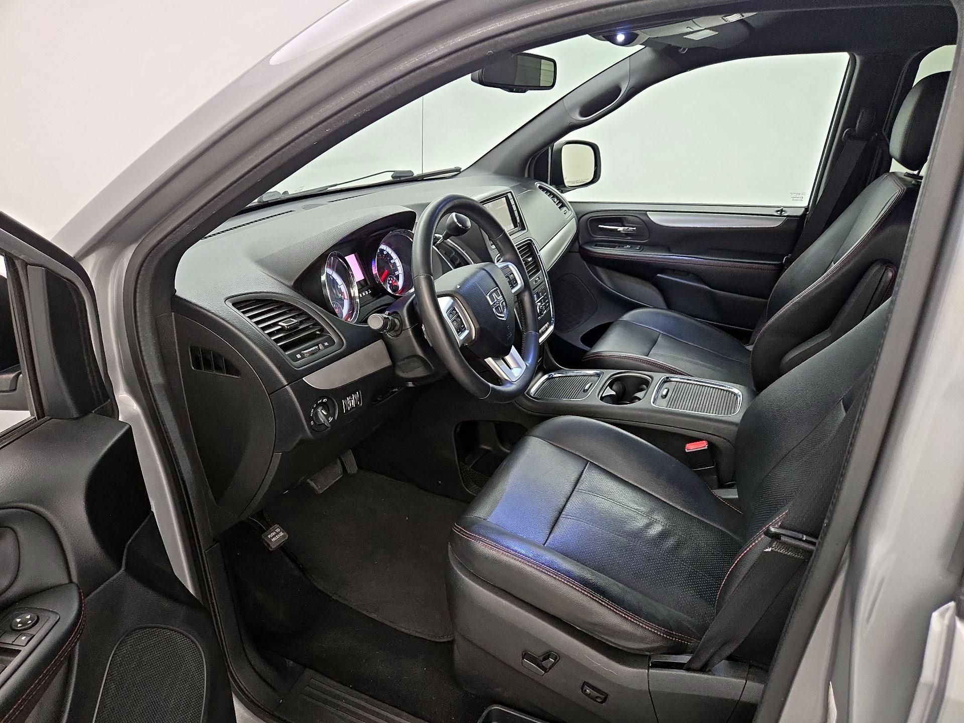 Thumbnail: 2017 Dodge Grand Caravan - 11