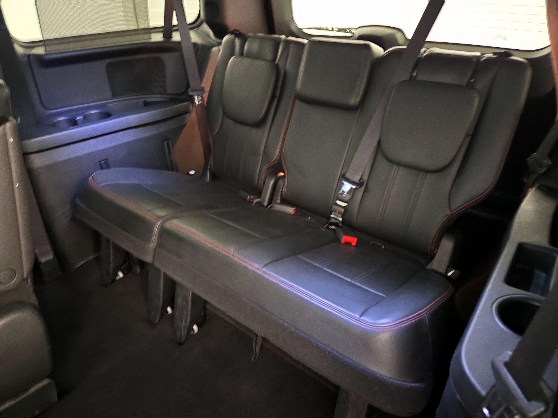 Thumbnail: 2017 Dodge Grand Caravan - 19