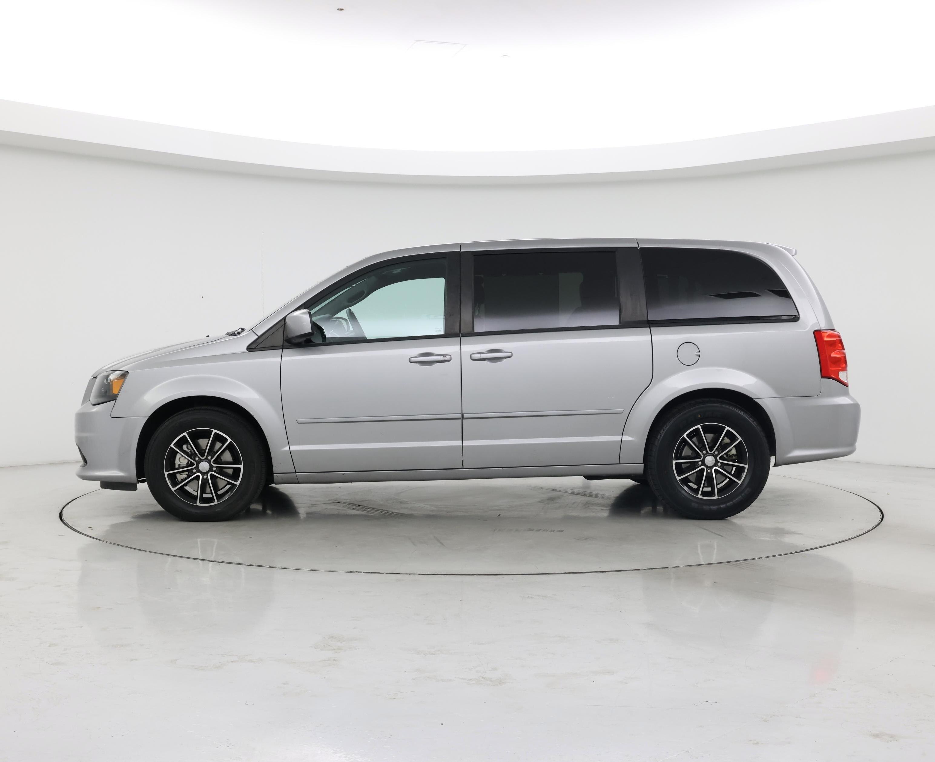 Thumbnail: 2017 Dodge Grand Caravan - 3