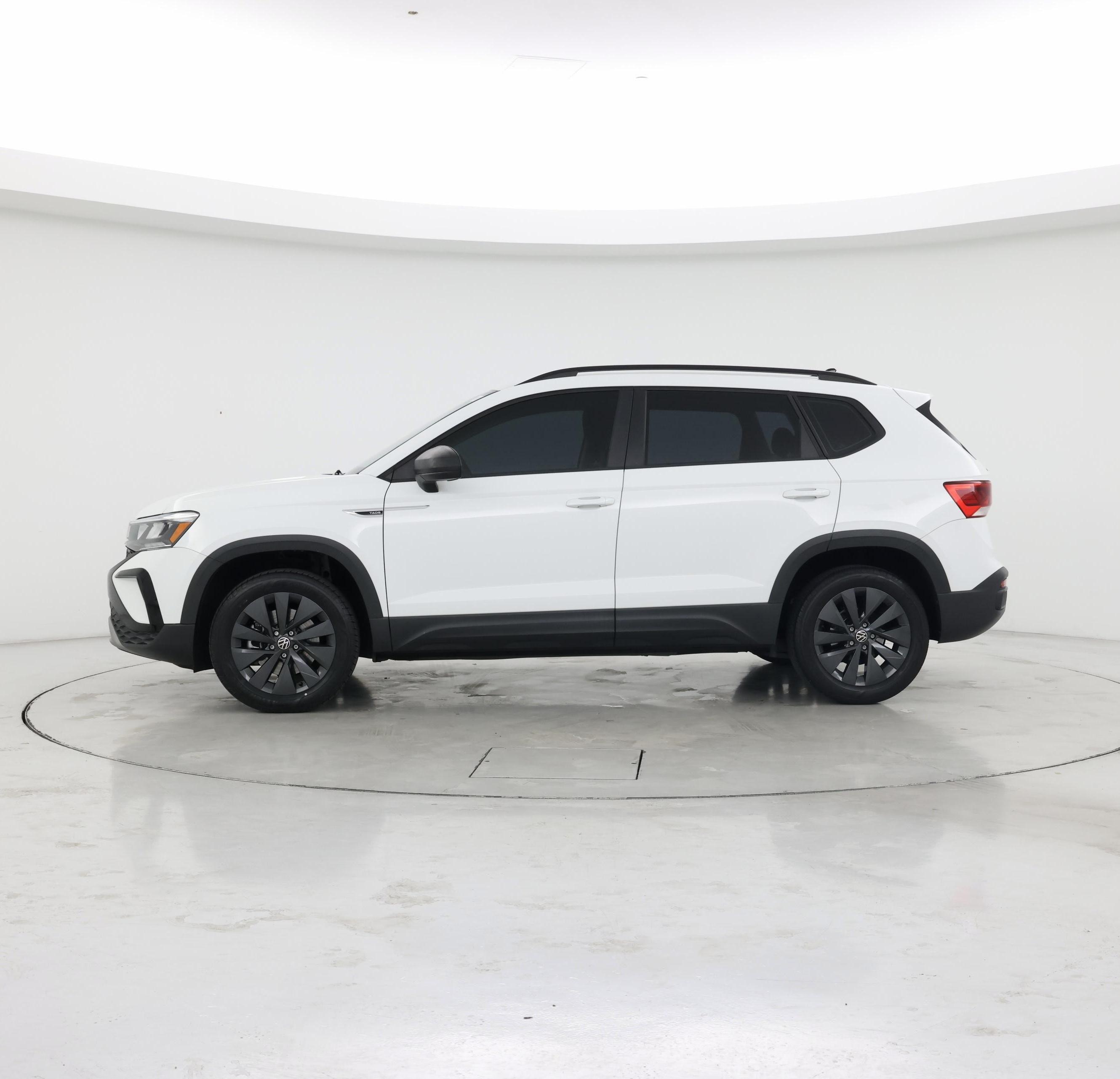 Thumbnail: 2022 Volkswagen Taos - 3