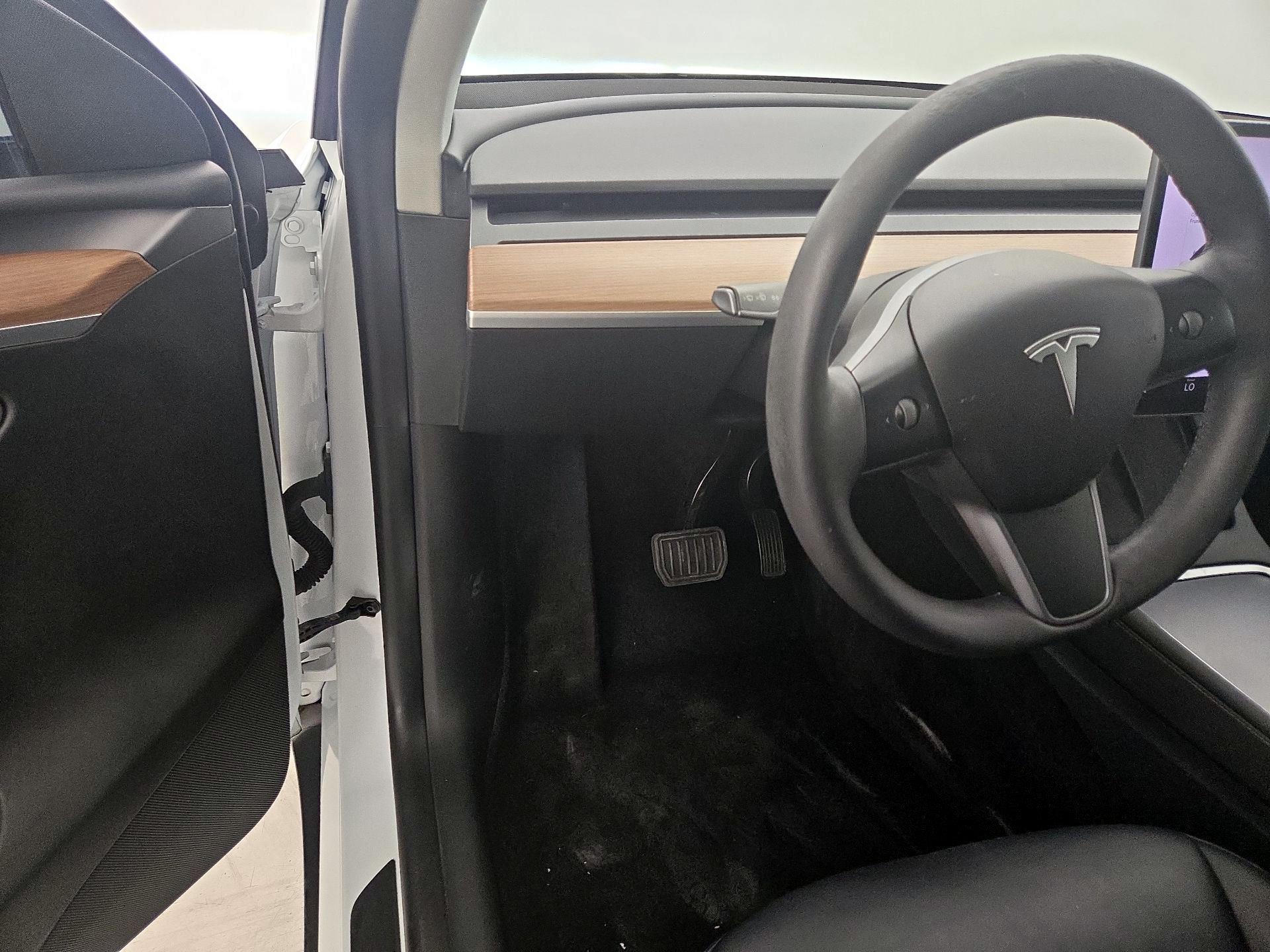 Thumbnail: 2023 Tesla Model Y - 13