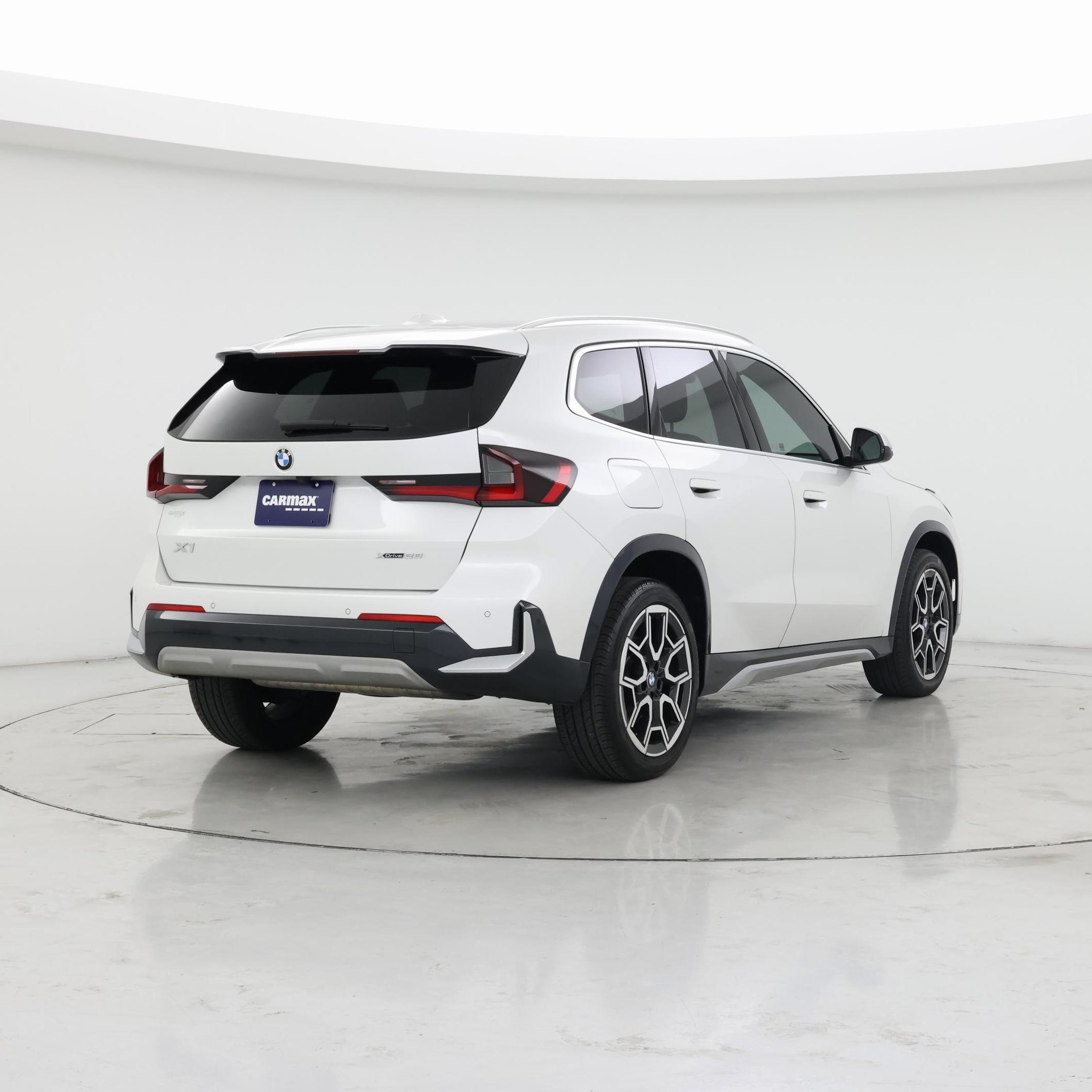 Thumbnail: 2023 BMW X1 - 8