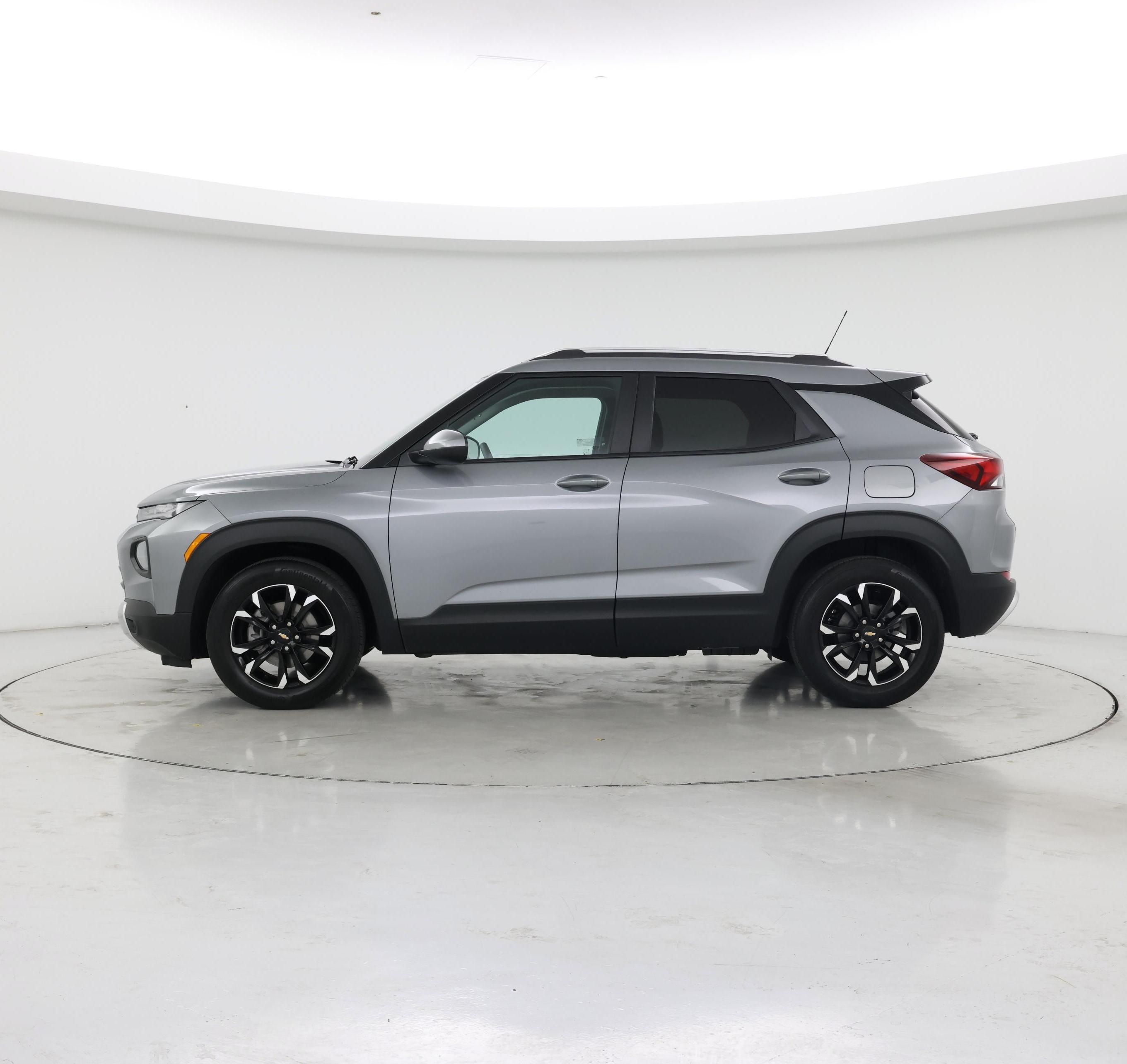Thumbnail: 2023 Chevrolet TrailBlazer - 3