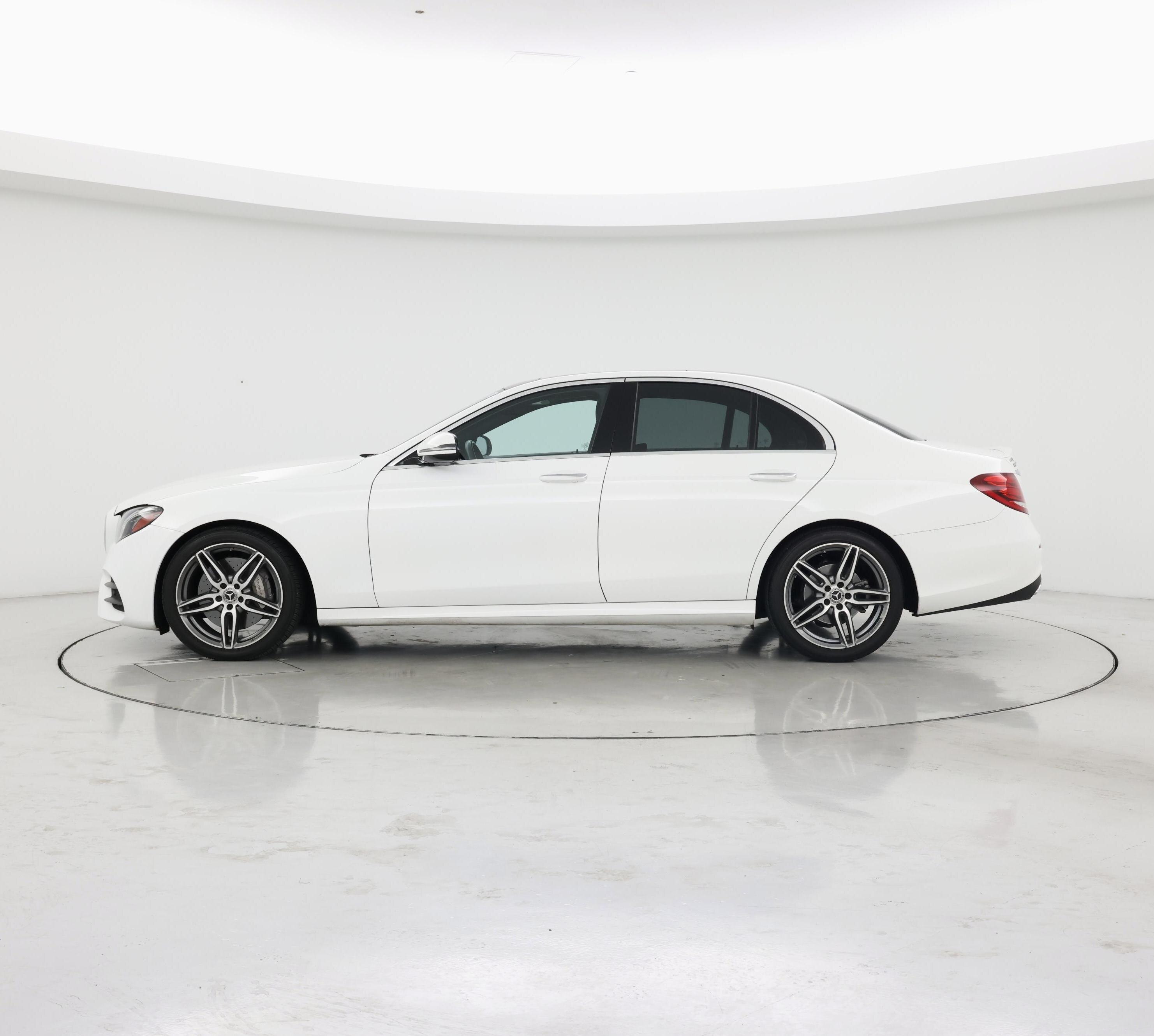 Thumbnail: 2020 Mercedes-Benz E-Class - 3