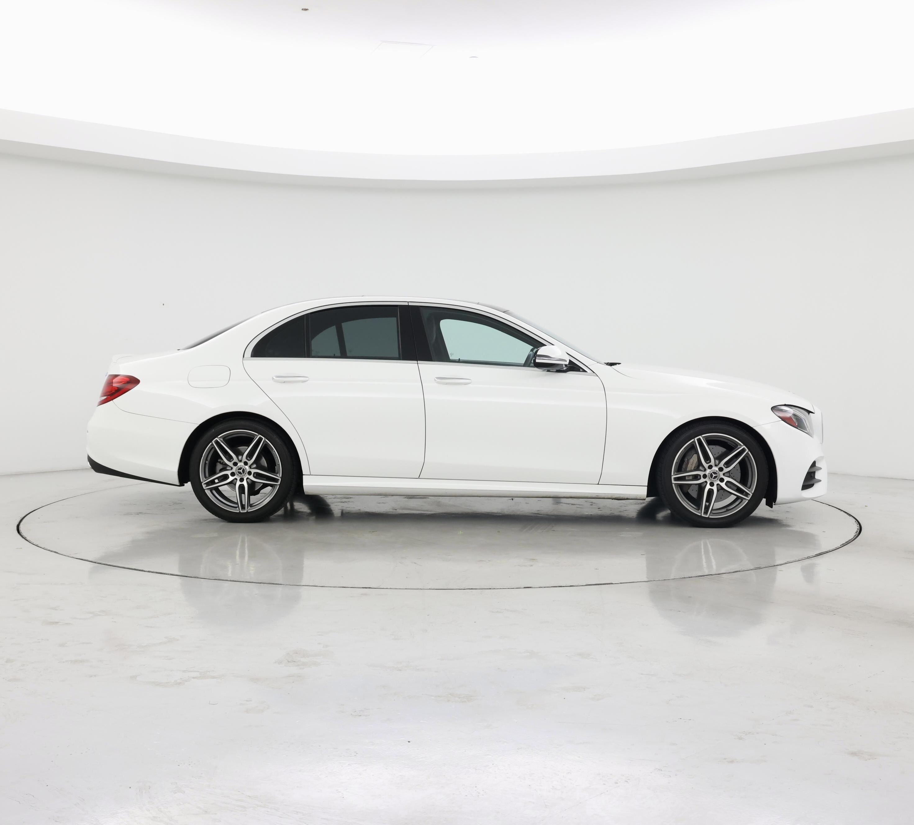 Thumbnail: 2020 Mercedes-Benz E-Class - 7