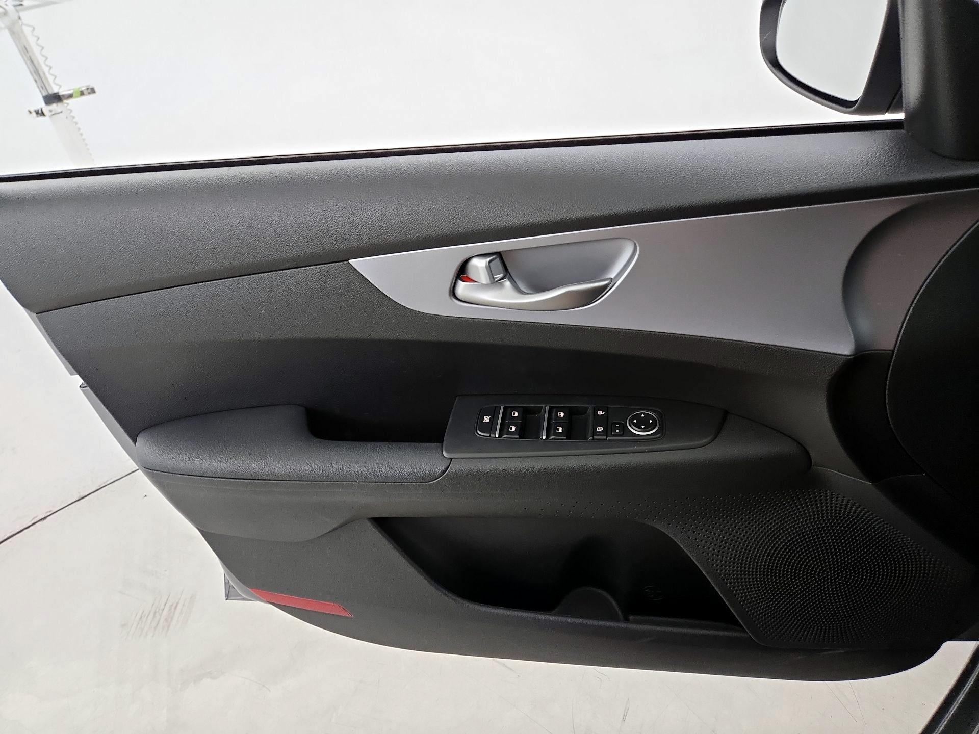 Thumbnail: 2023 Kia Forte - 12