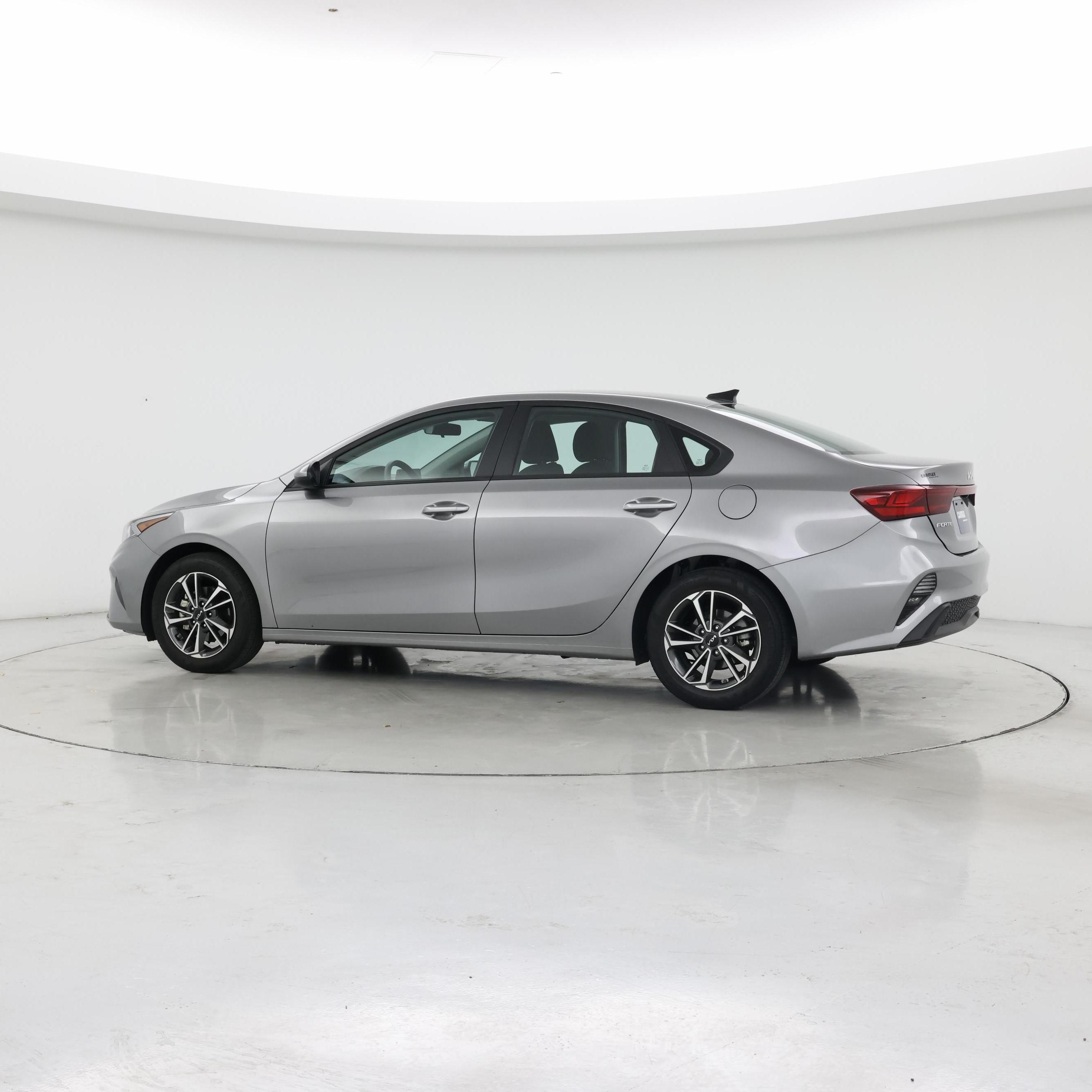 Thumbnail: 2023 Kia Forte - 3