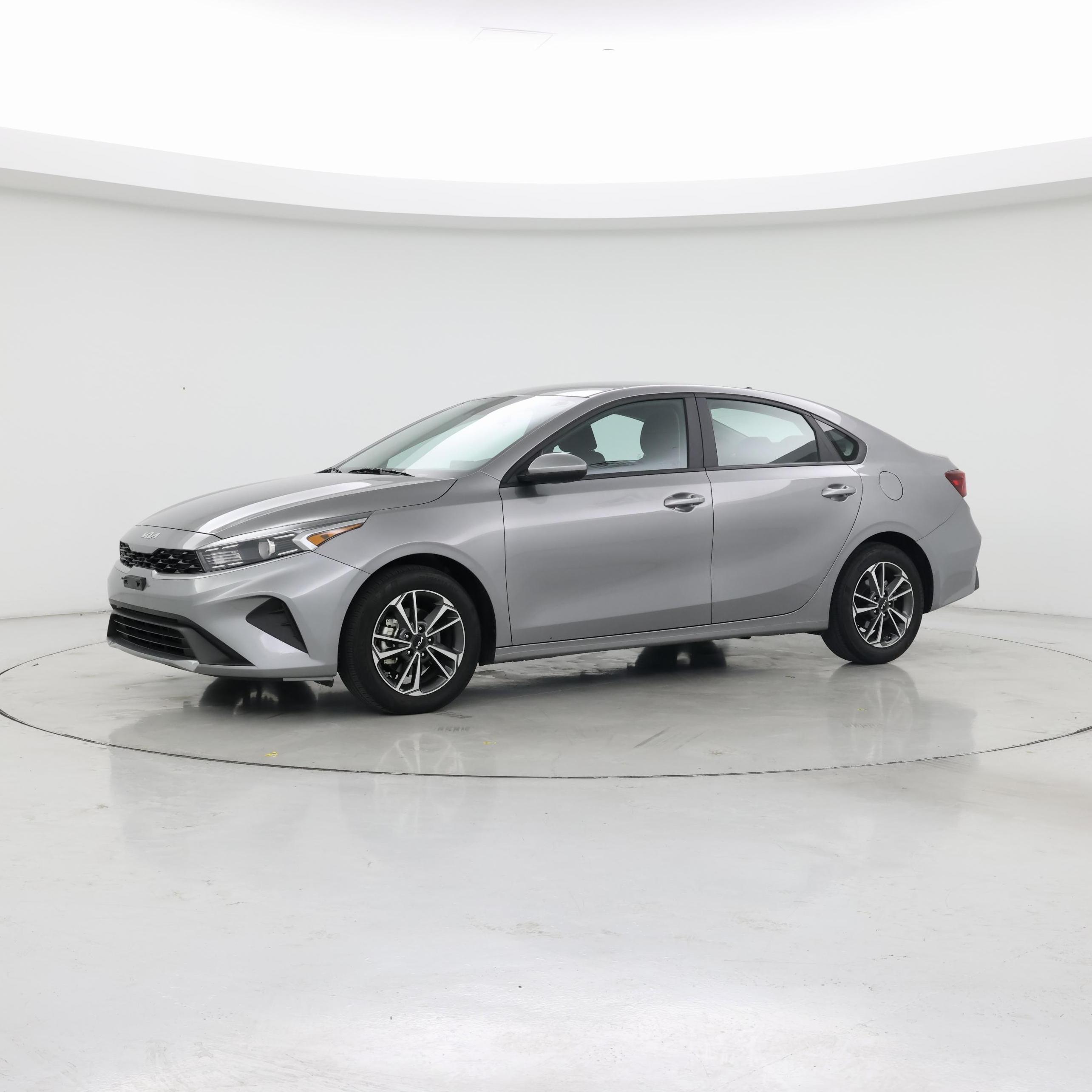 Thumbnail: 2023 Kia Forte - 4