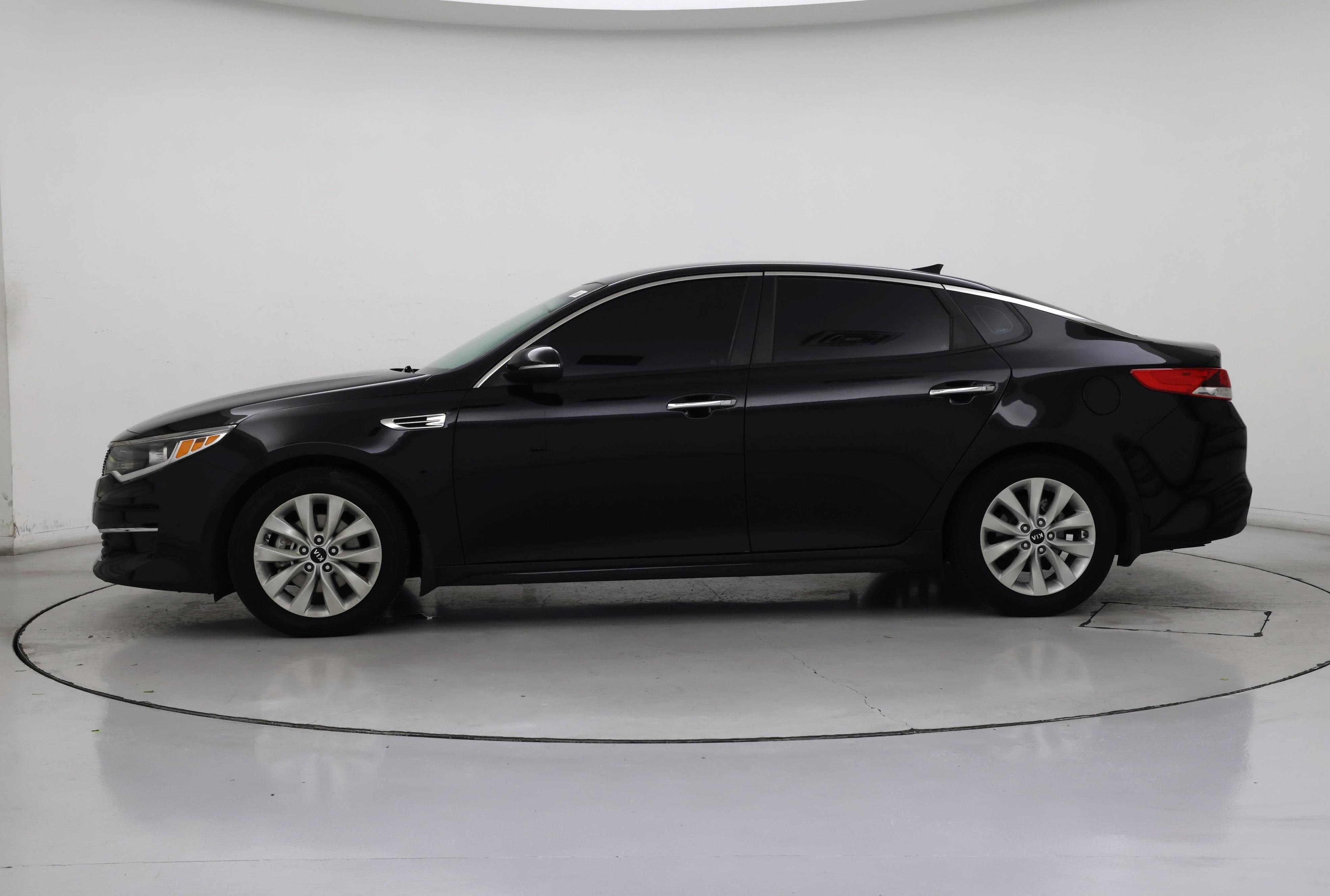 Thumbnail: 2018 Kia Optima - 3