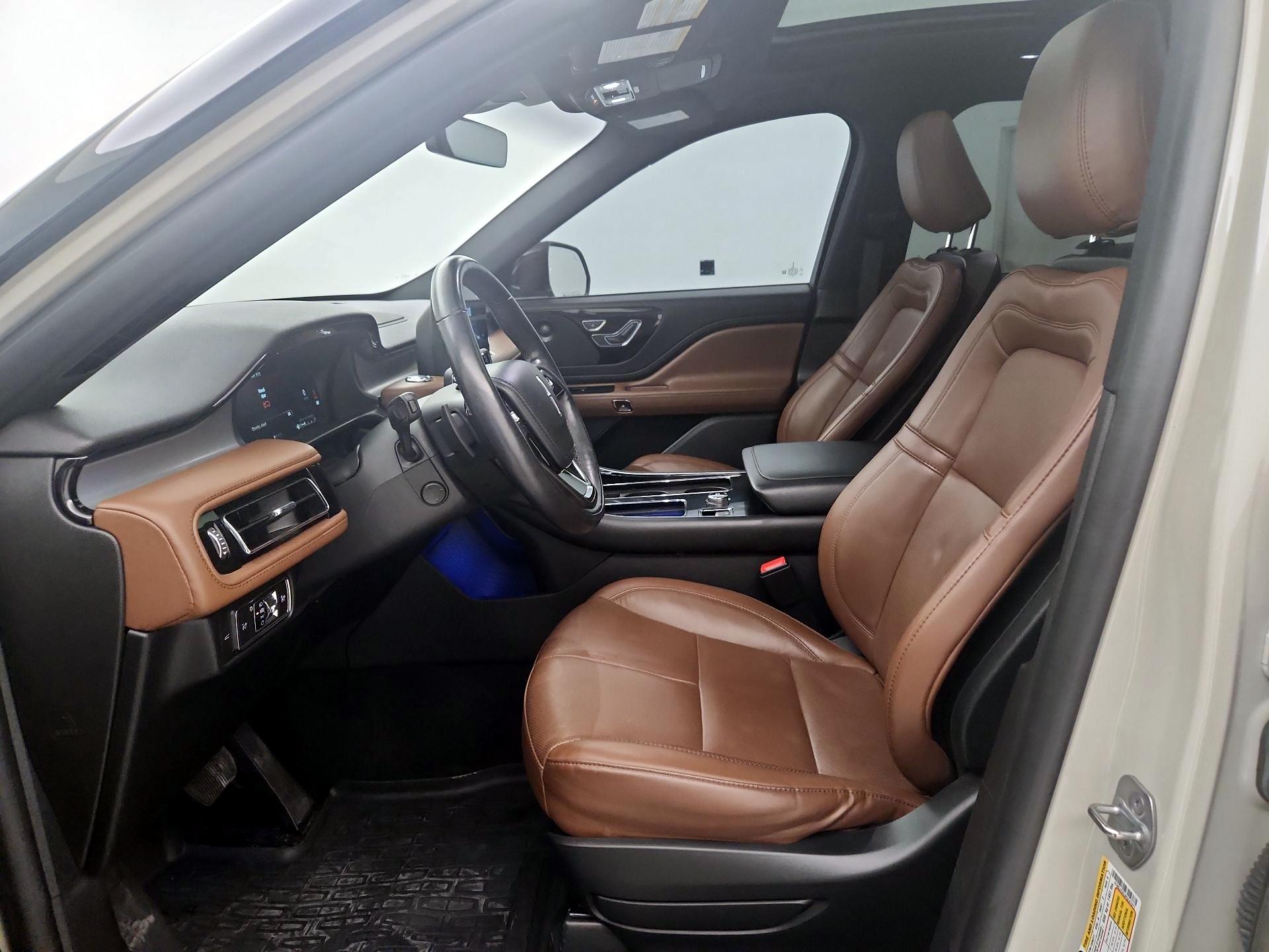 Thumbnail: 2023 Lincoln Aviator - 11