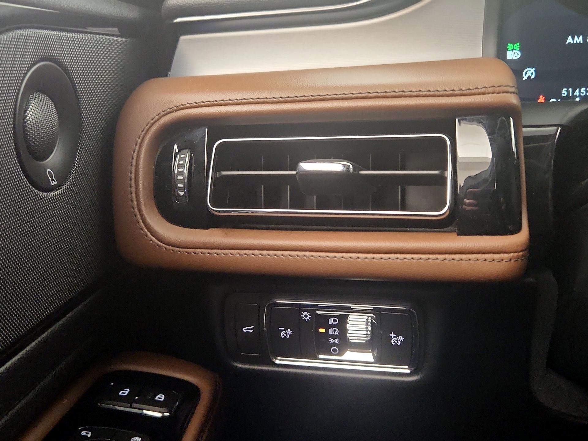 Thumbnail: 2023 Lincoln Aviator - 13