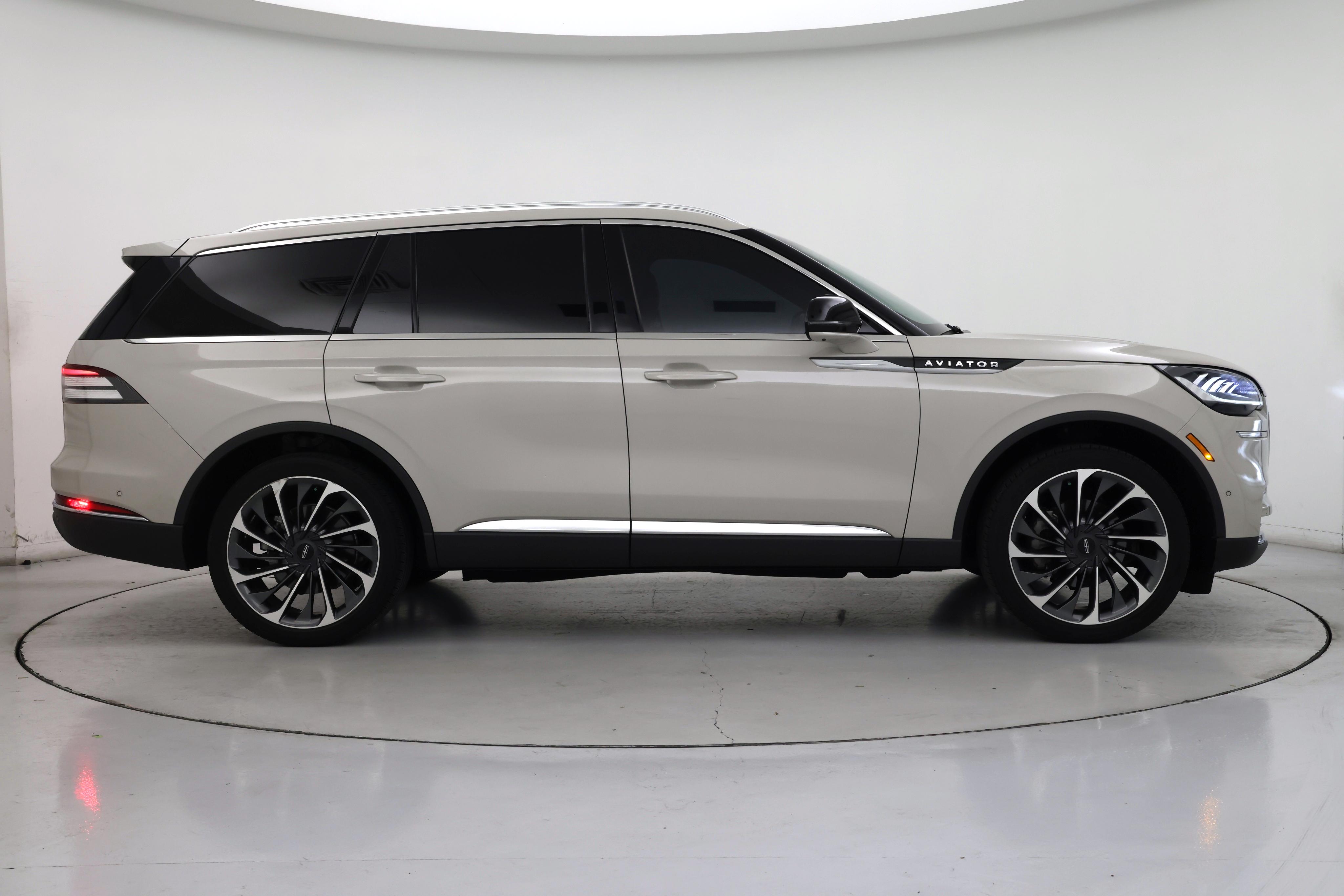 Thumbnail: 2023 Lincoln Aviator - 7