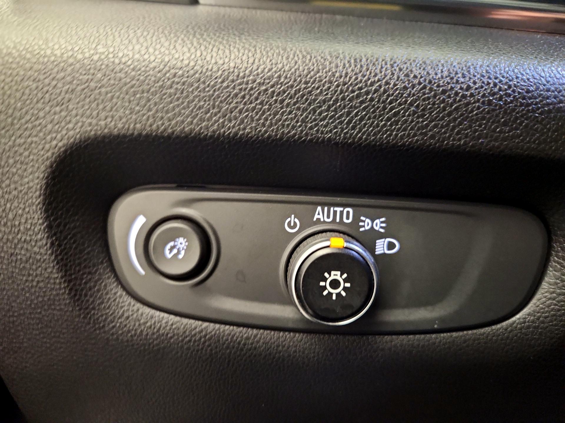 Thumbnail: 2019 Chevrolet Traverse - 13