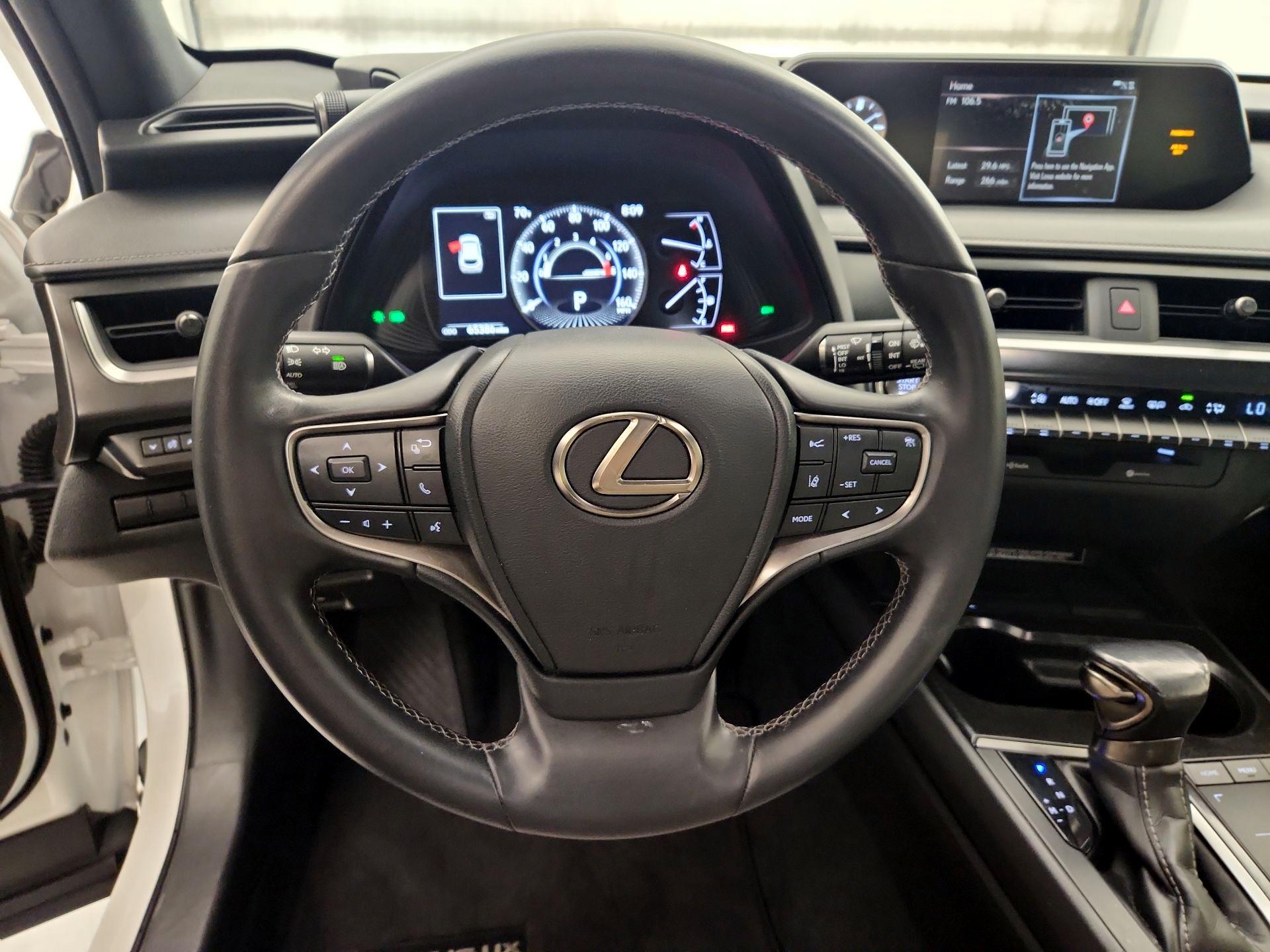 Thumbnail: 2021 Lexus UX - 10