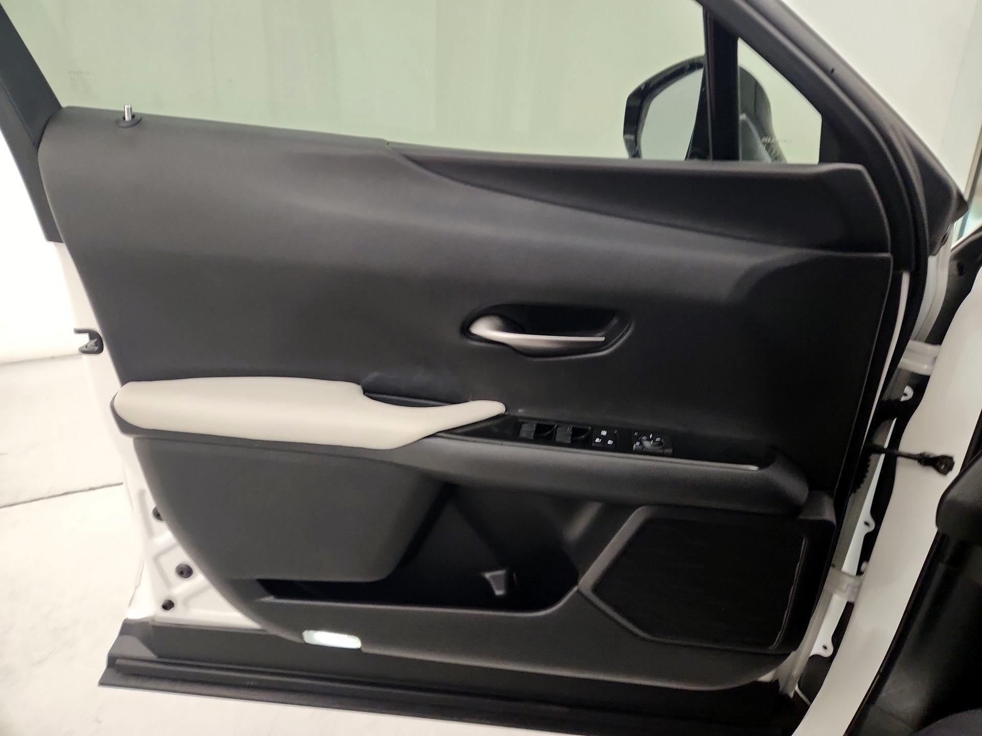 Thumbnail: 2021 Lexus UX - 12