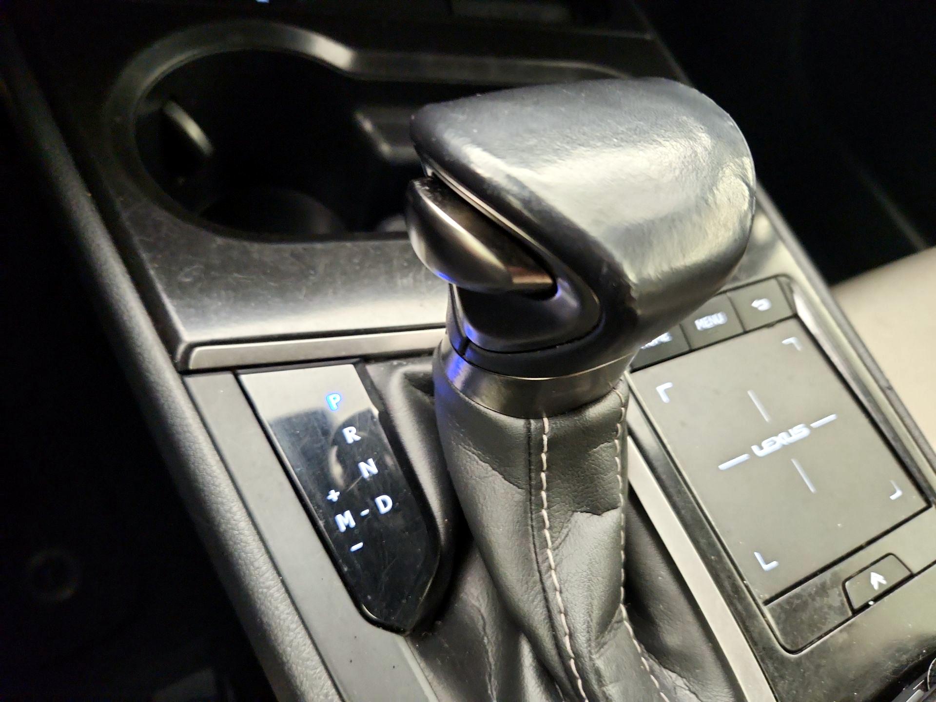 Thumbnail: 2021 Lexus UX - 17
