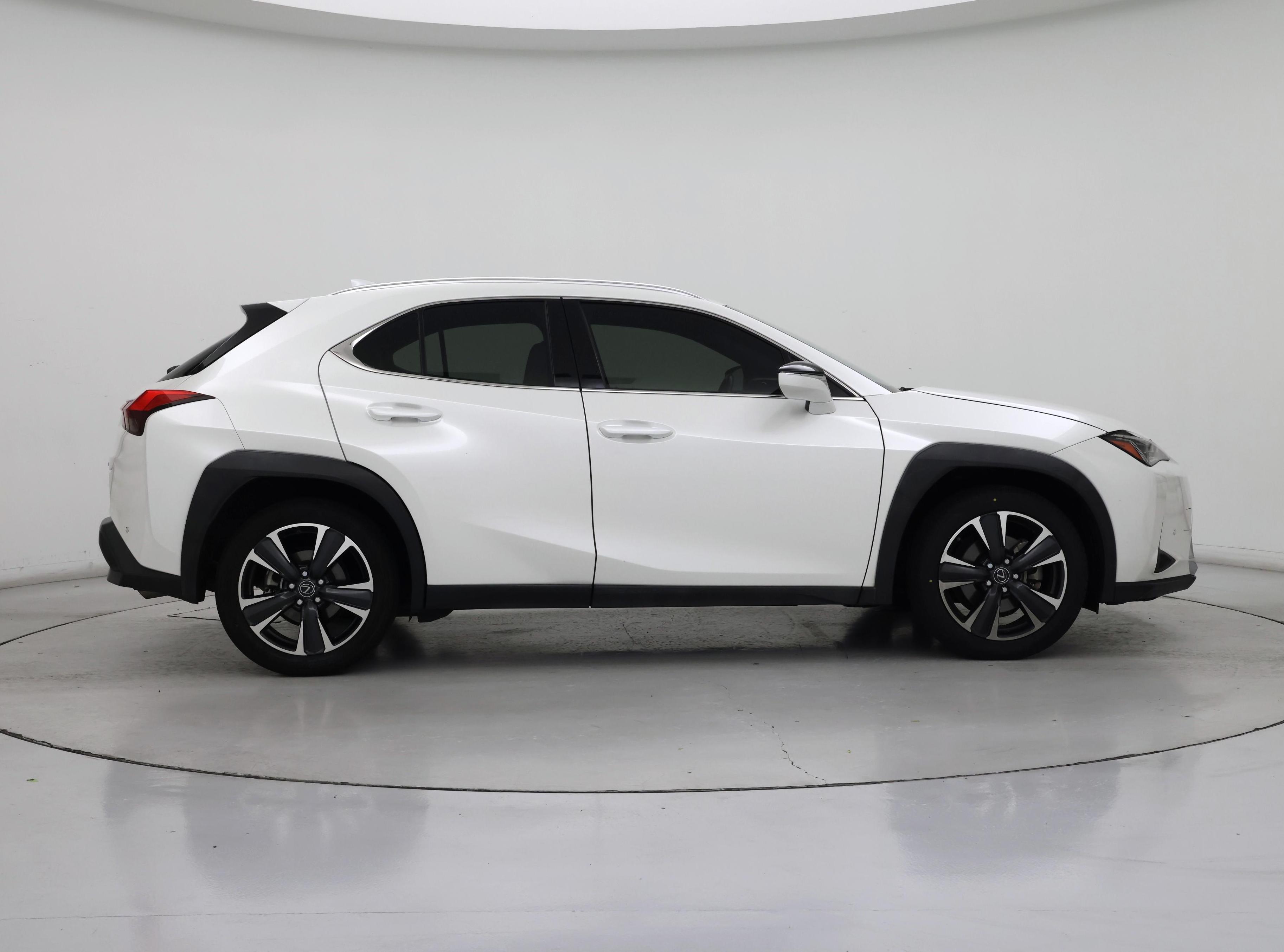 Thumbnail: 2021 Lexus UX - 7