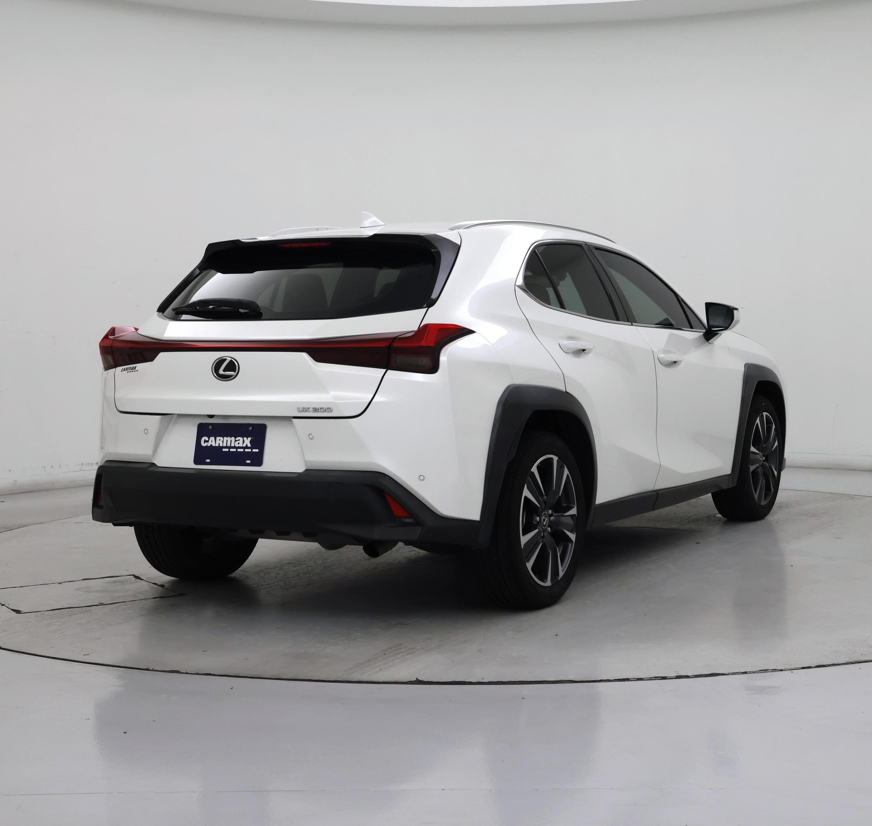 Thumbnail: 2021 Lexus UX - 8